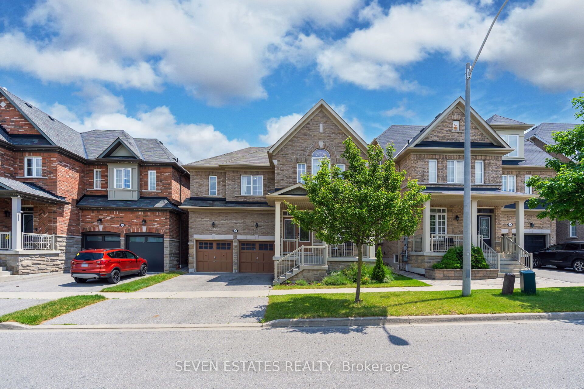 30 Sheldon Drive, Ajax, ON L1T 0L9 photo 2