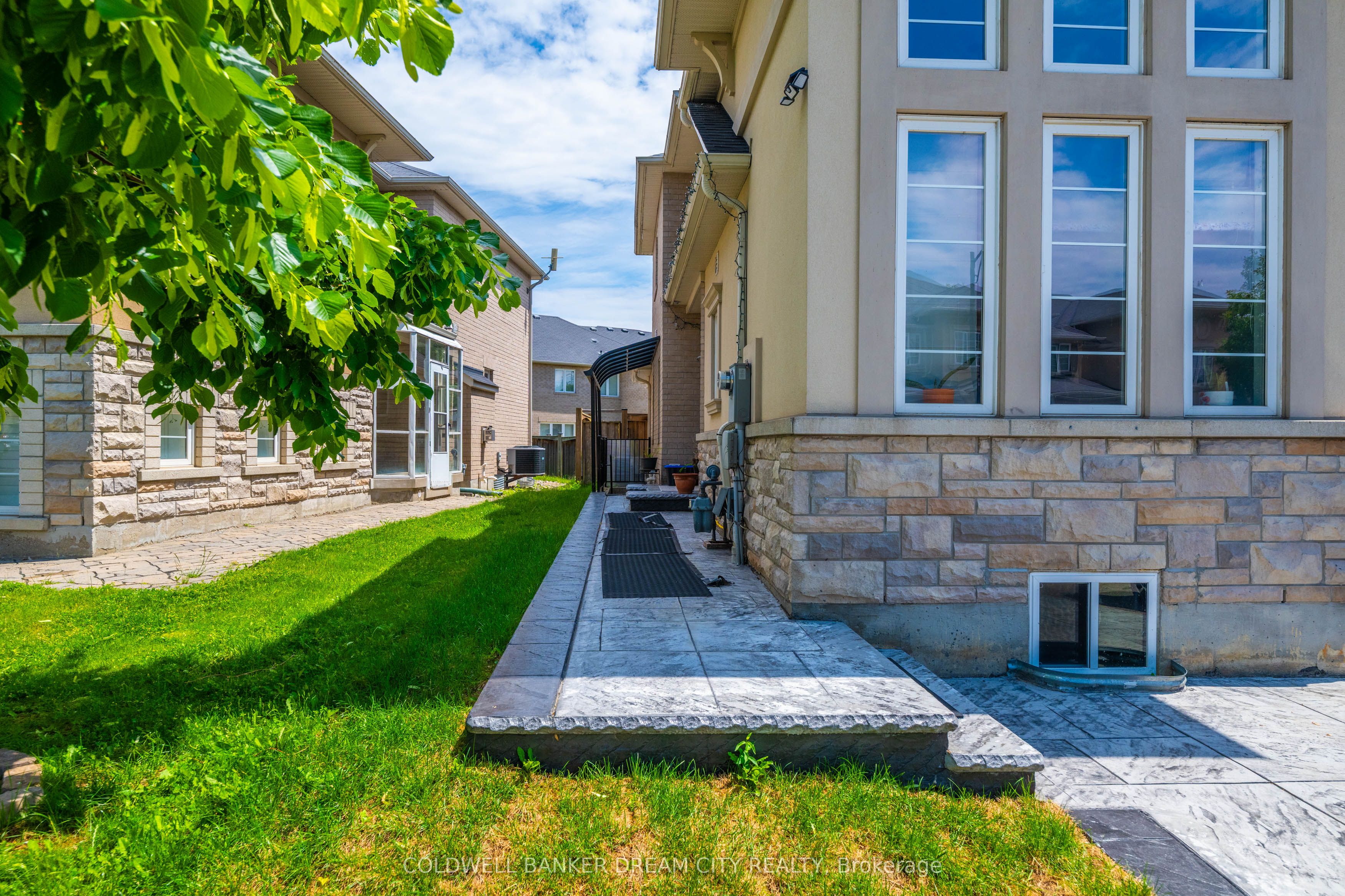 15 Portwine Drive, Toronto, ON M1C 0C9 photo 3