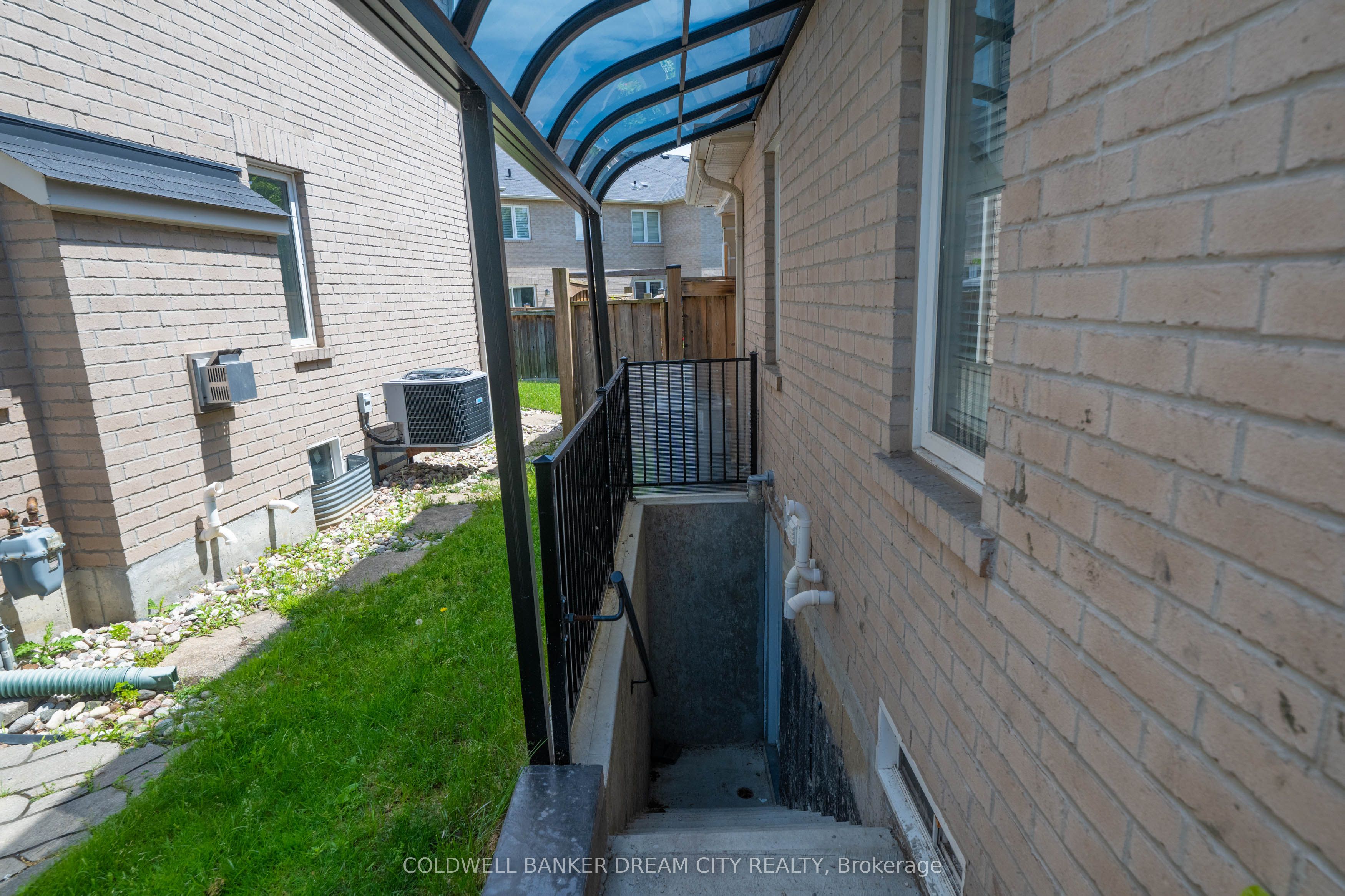 15 Portwine Drive, Toronto, ON M1C 0C9 photo 5