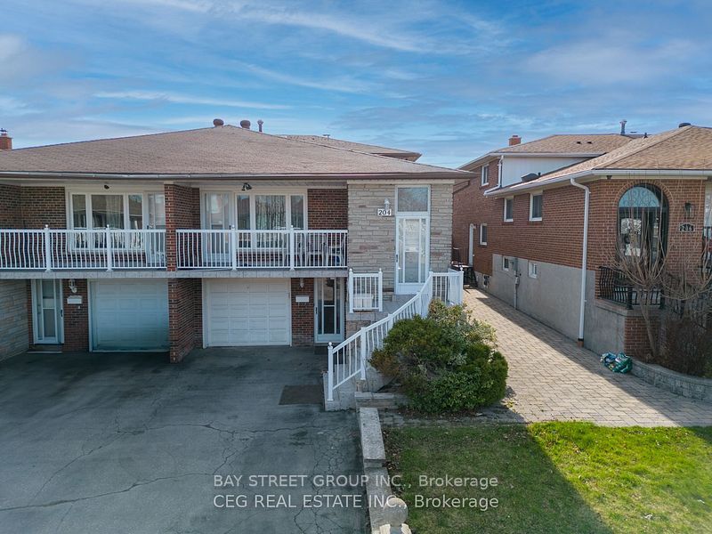 204 FAIRGLEN Avenue W A1, Toronto, ON M1W 1B1