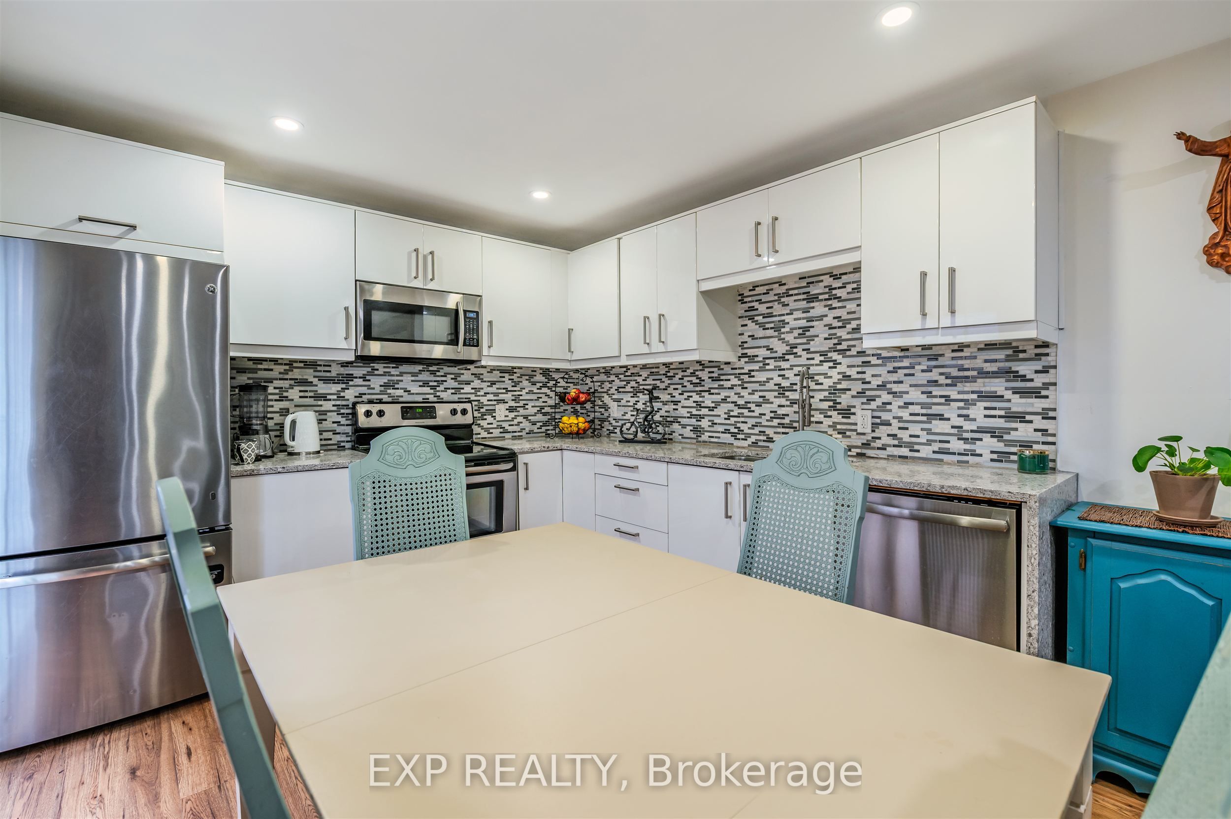 829 Athol Street, Whitby, ON L1N 4A1 photo 5