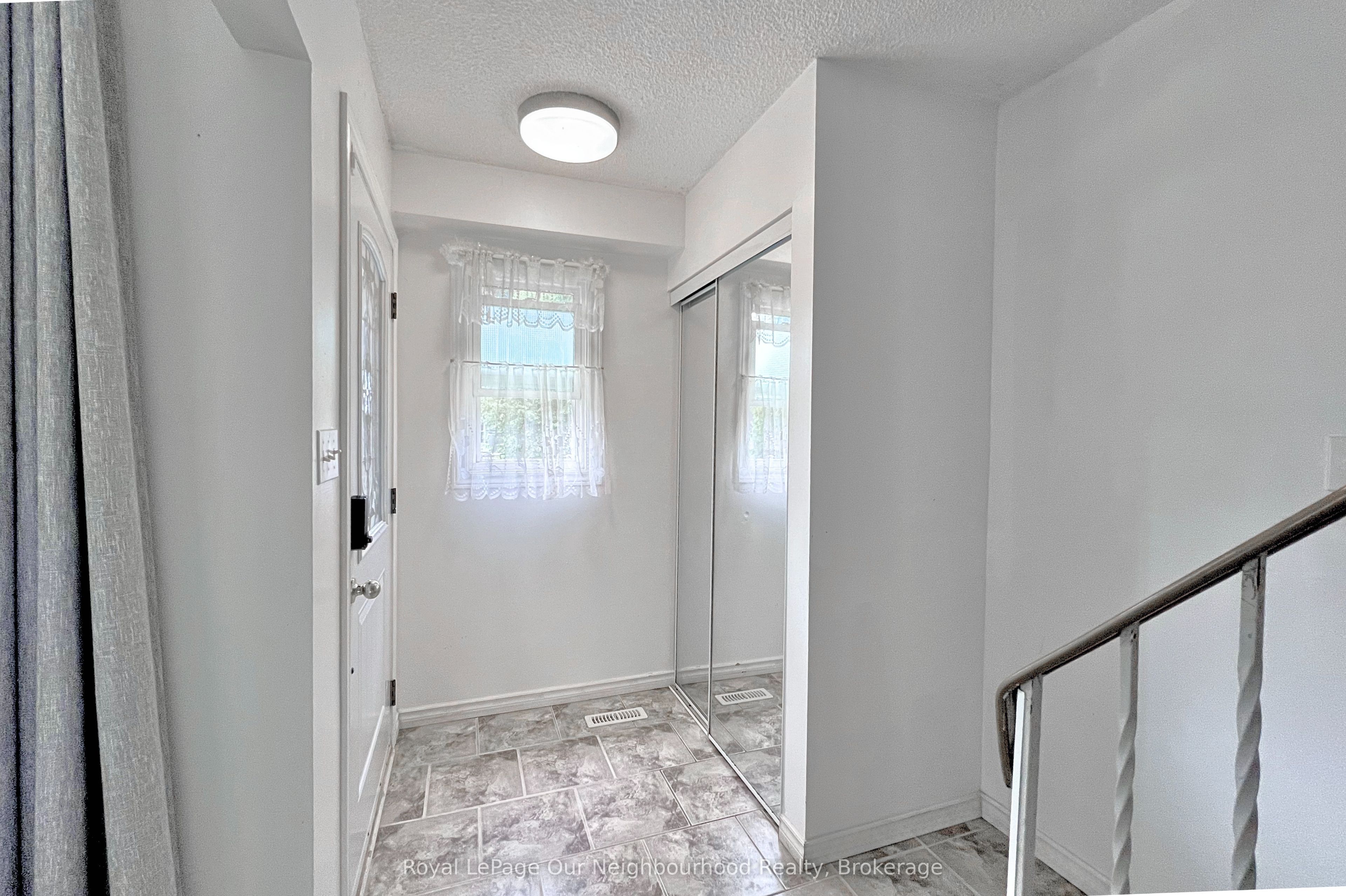 529 Lancelot Crescent, Oshawa, ON L1K 1J9 photo 3