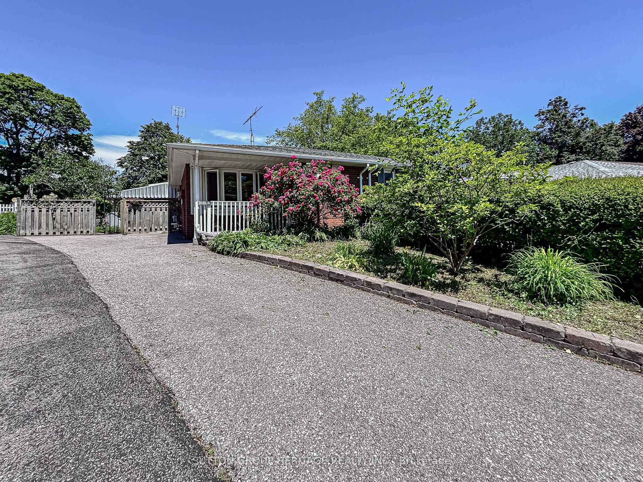 1113 Valley Court, Oshawa, ON L1J 3M4 photo 4