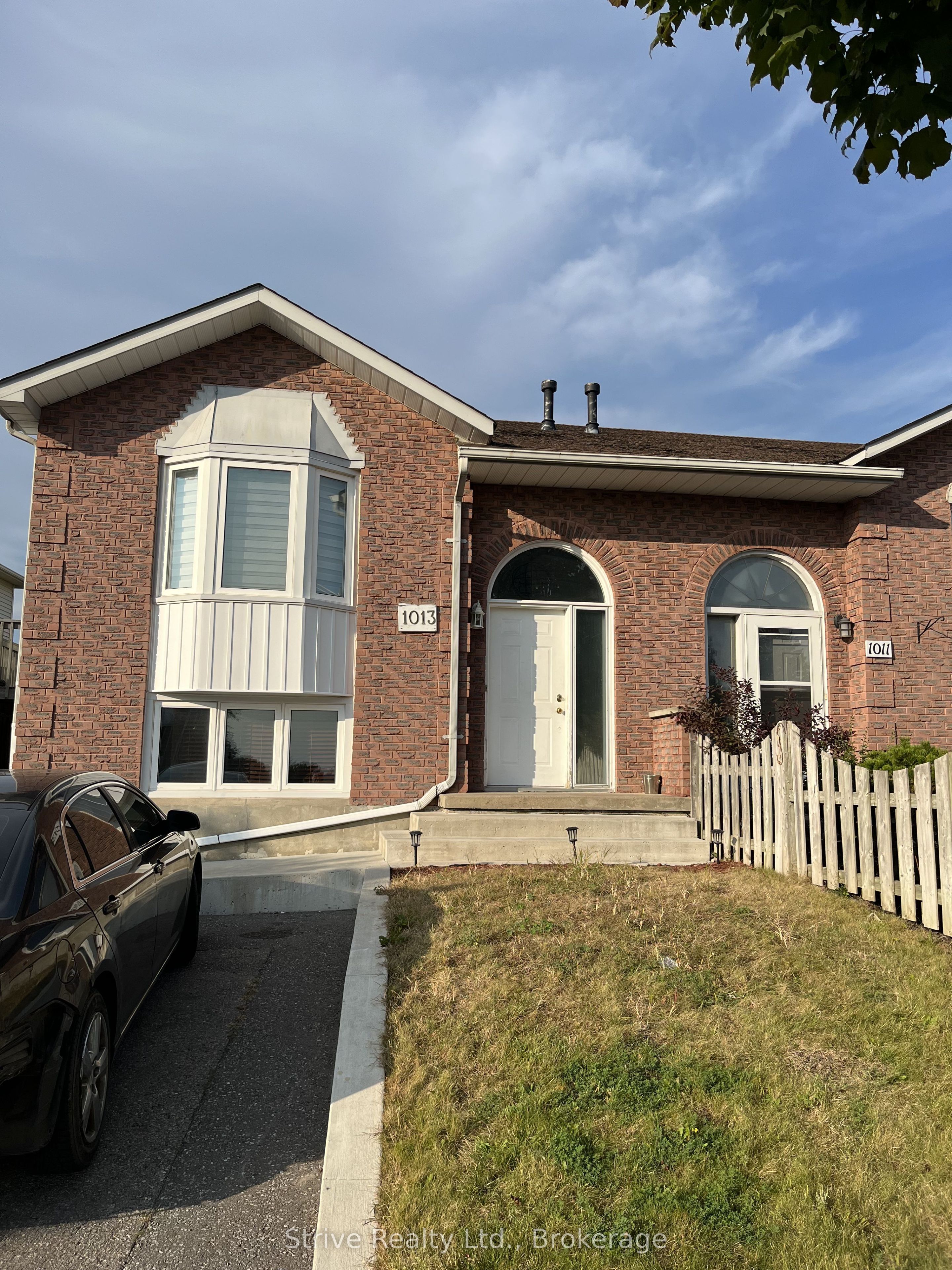 1013 Attersley Drive, Oshawa, ON L1K 2G9