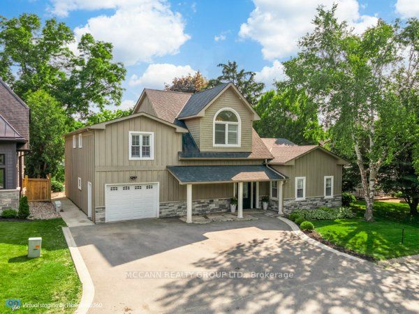 9 Charles Street, Whitby, ON L1M 1A5