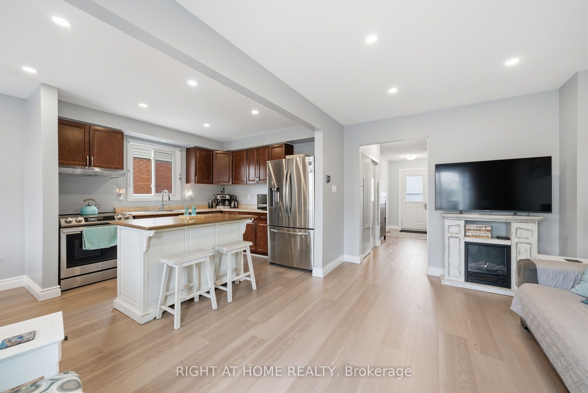 37 Beechnut Crescent, Clarington, ON L1E 1Y5 photo 5