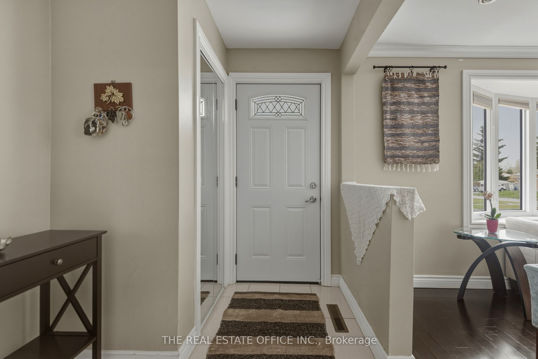 51 Gilroy Drive, Toronto, ON M1P 1Z8 photo 2
