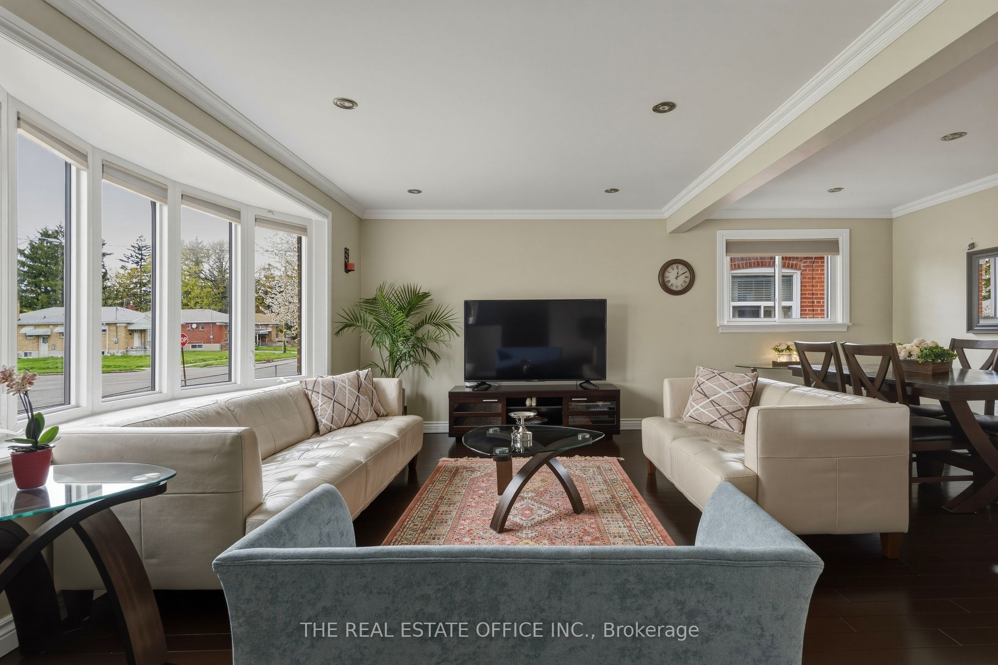 51 Gilroy Drive, Toronto, ON M1P 1Z8 photo 4
