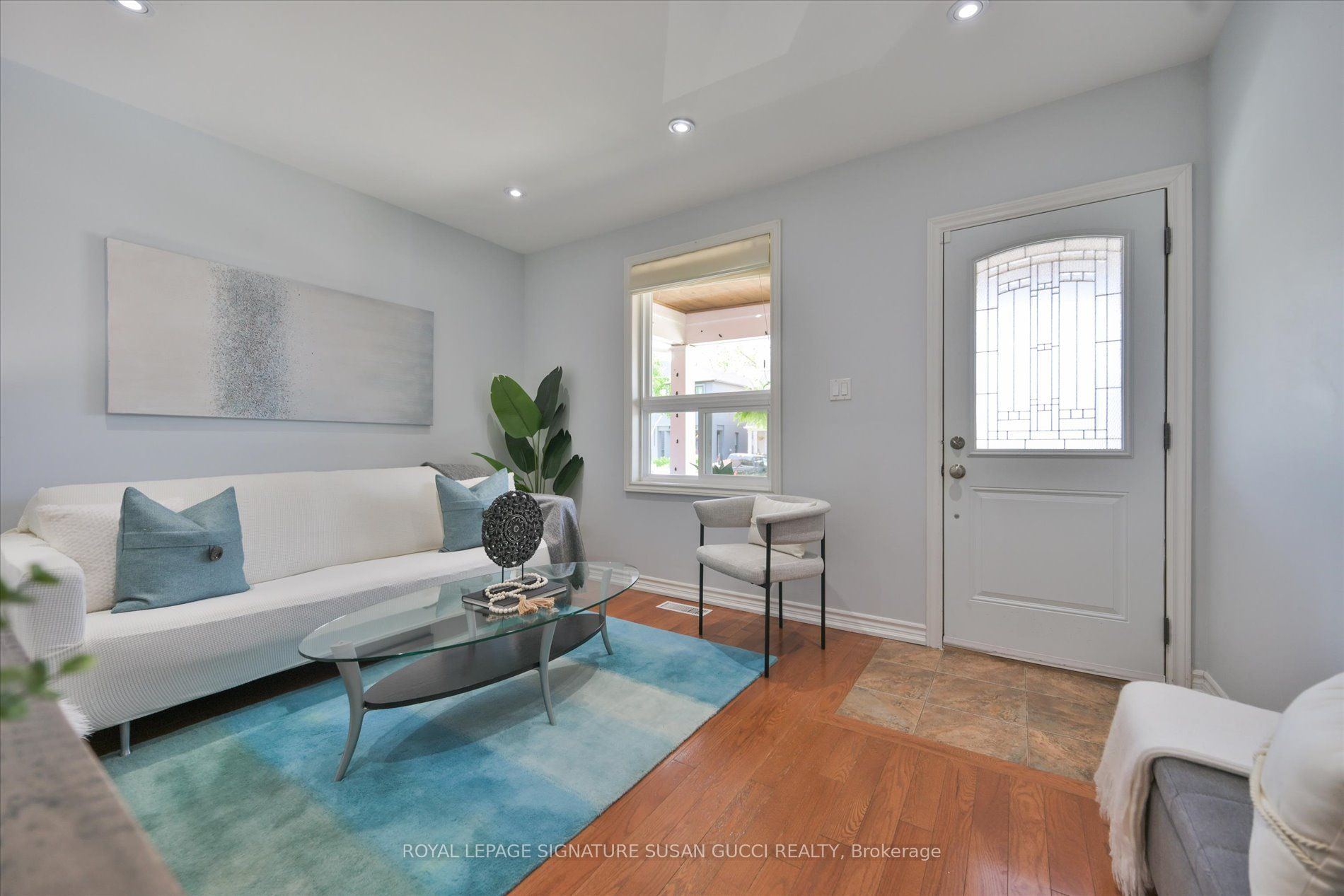 107 Barker Avenue, Toronto, ON M4C 2N8 photo 4