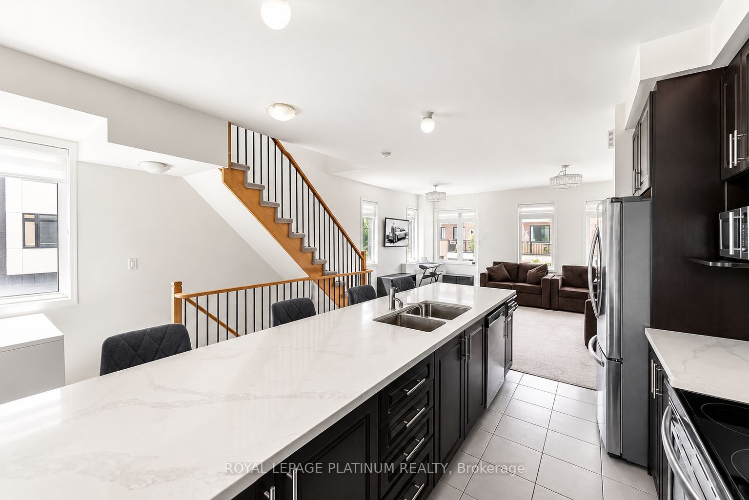 895 KICKING HORSE Path, Oshawa, ON L1J 0B4 photo 4