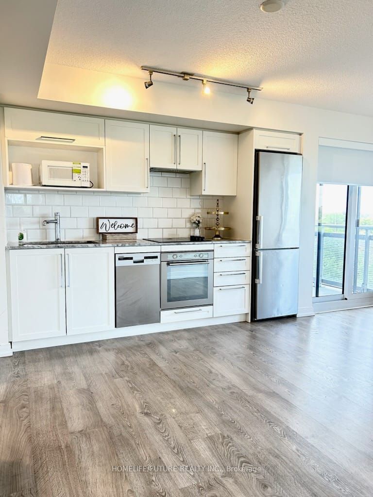 275 Village Green Square 422, Toronto, ON M1S 0L8 photo 4