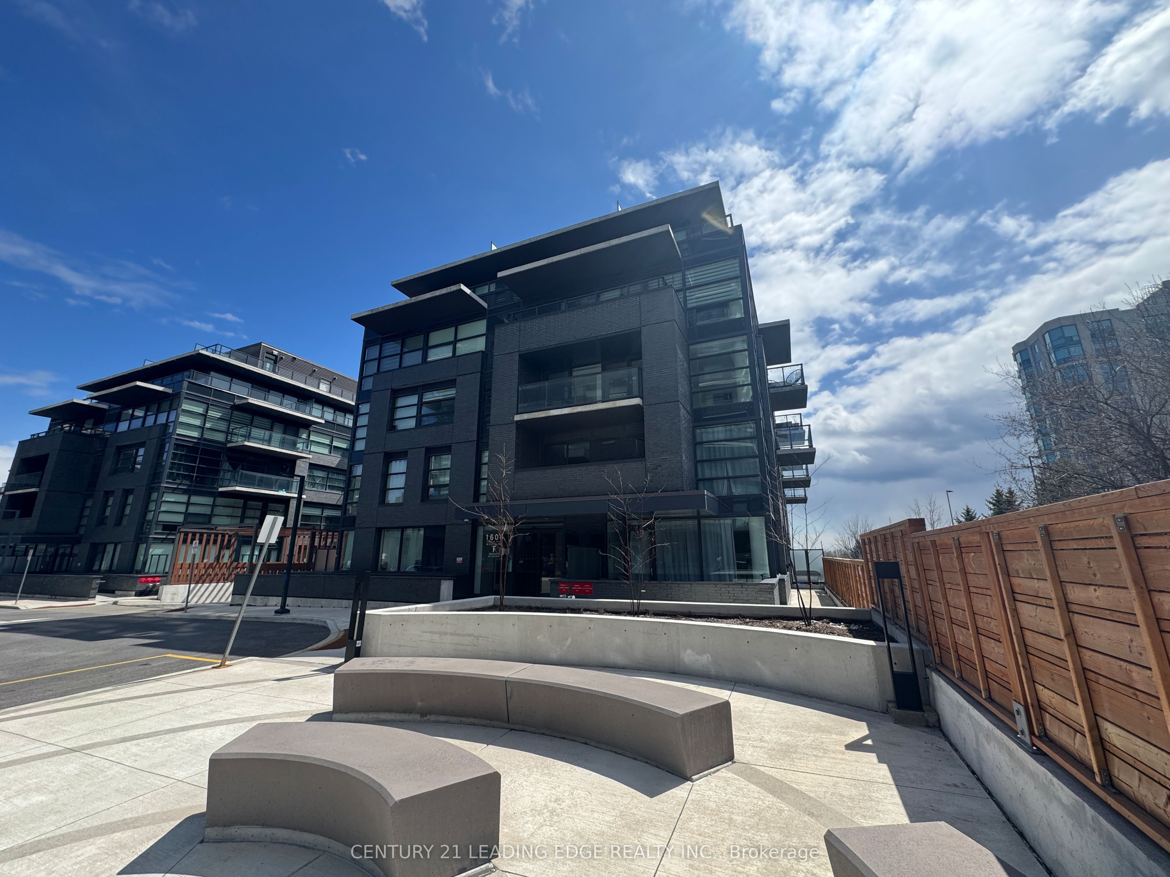 1608 Charles Street 449, Whitby, ON L1N 1B9