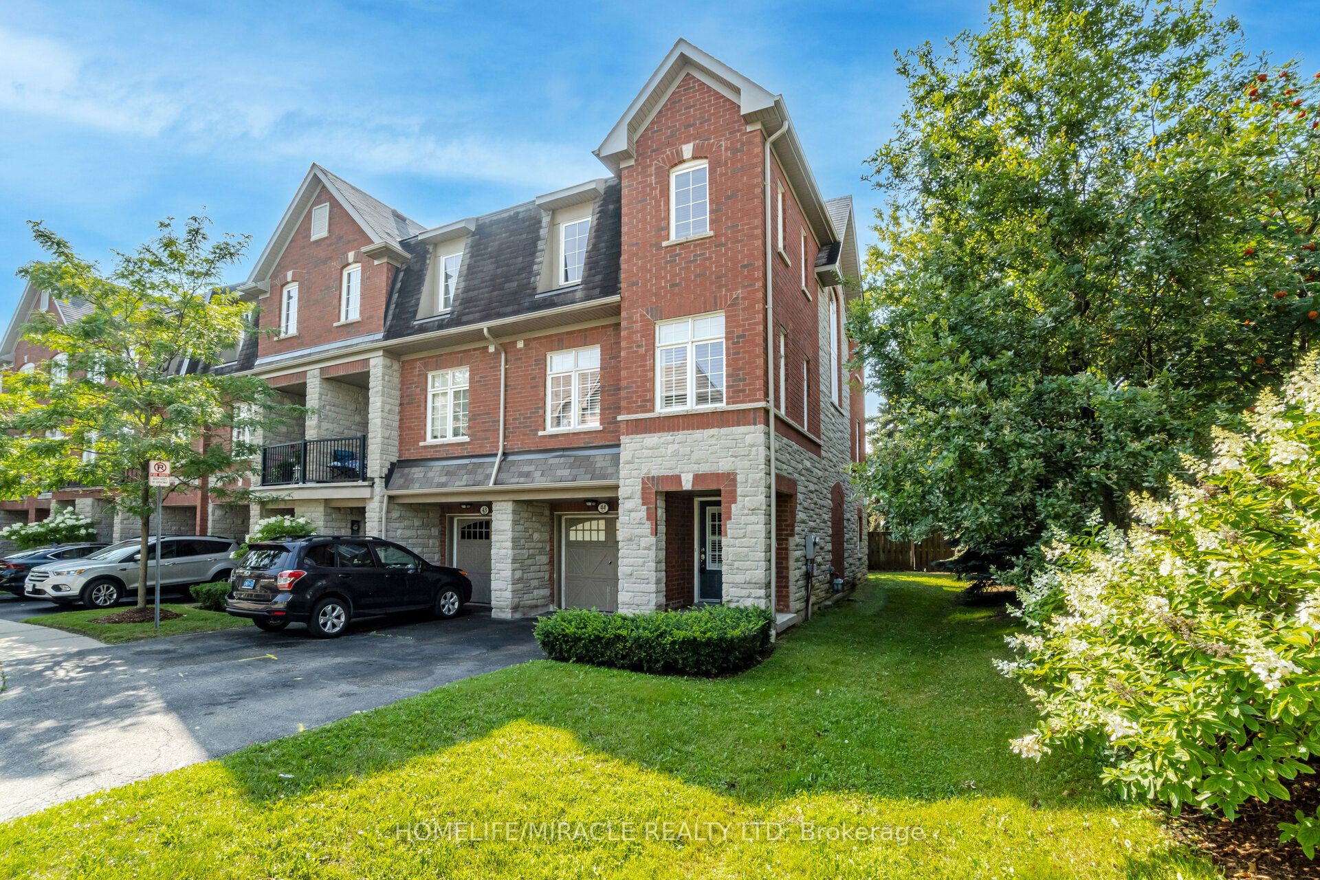 1701 Finch Avenue 44, Pickering, ON L1V 0B7 photo 2