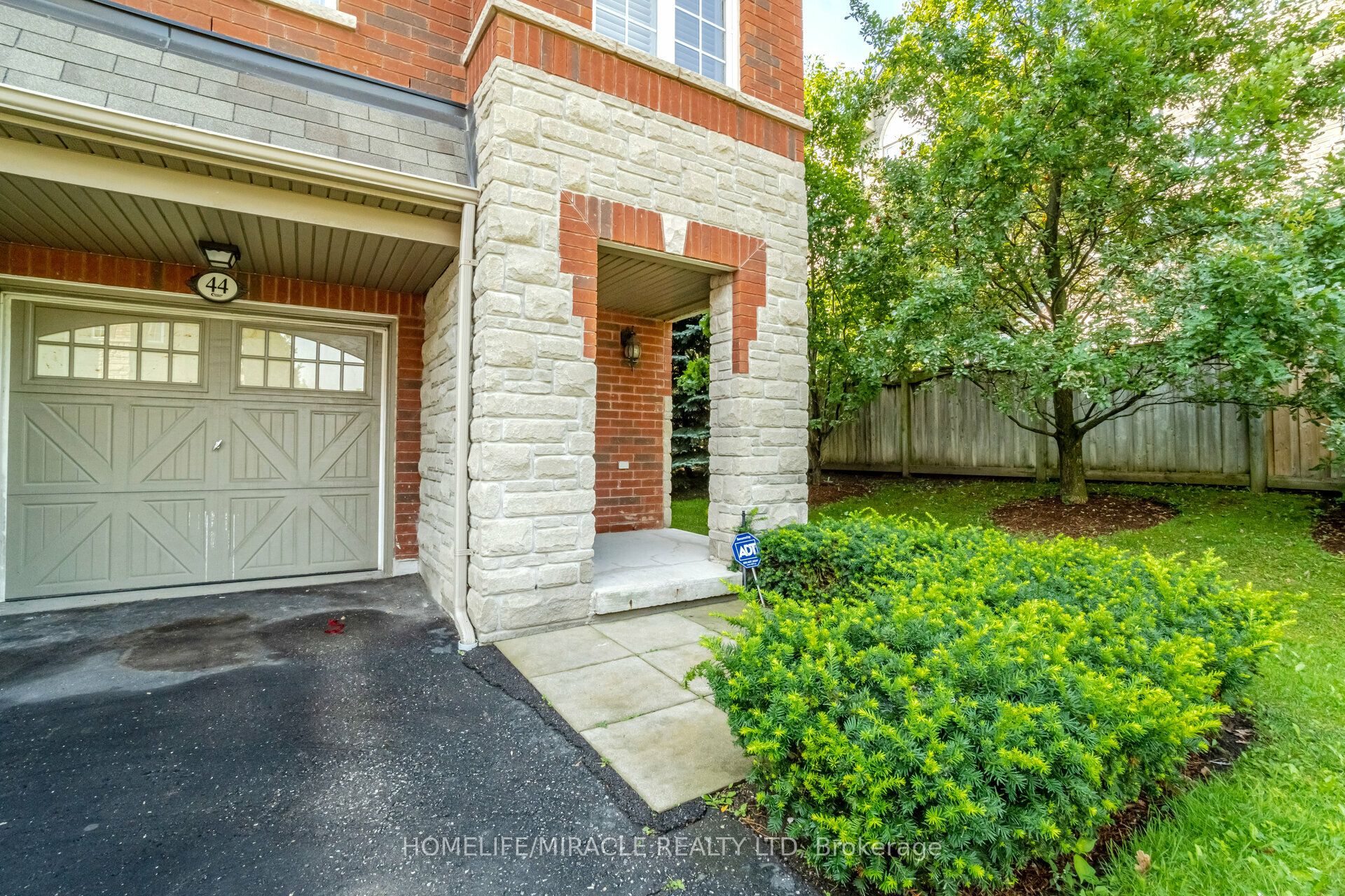 1701 Finch Avenue 44, Pickering, ON L1V 0B7 photo 4