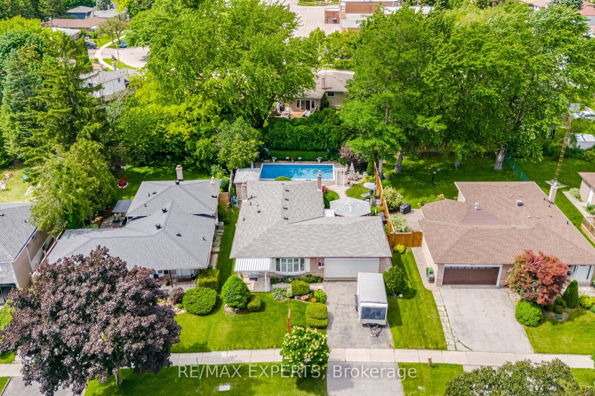 69 Oakmeadow Boulevard, Toronto, ON M1E 4G6