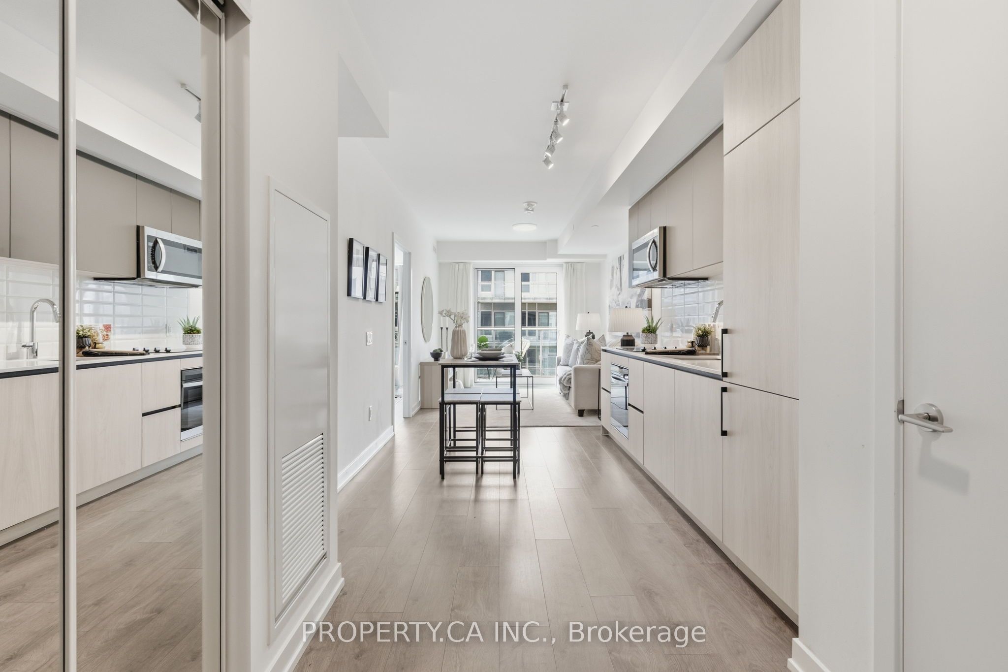 150 Logan Avenue 719, Toronto, ON M4M 0E4 photo 5