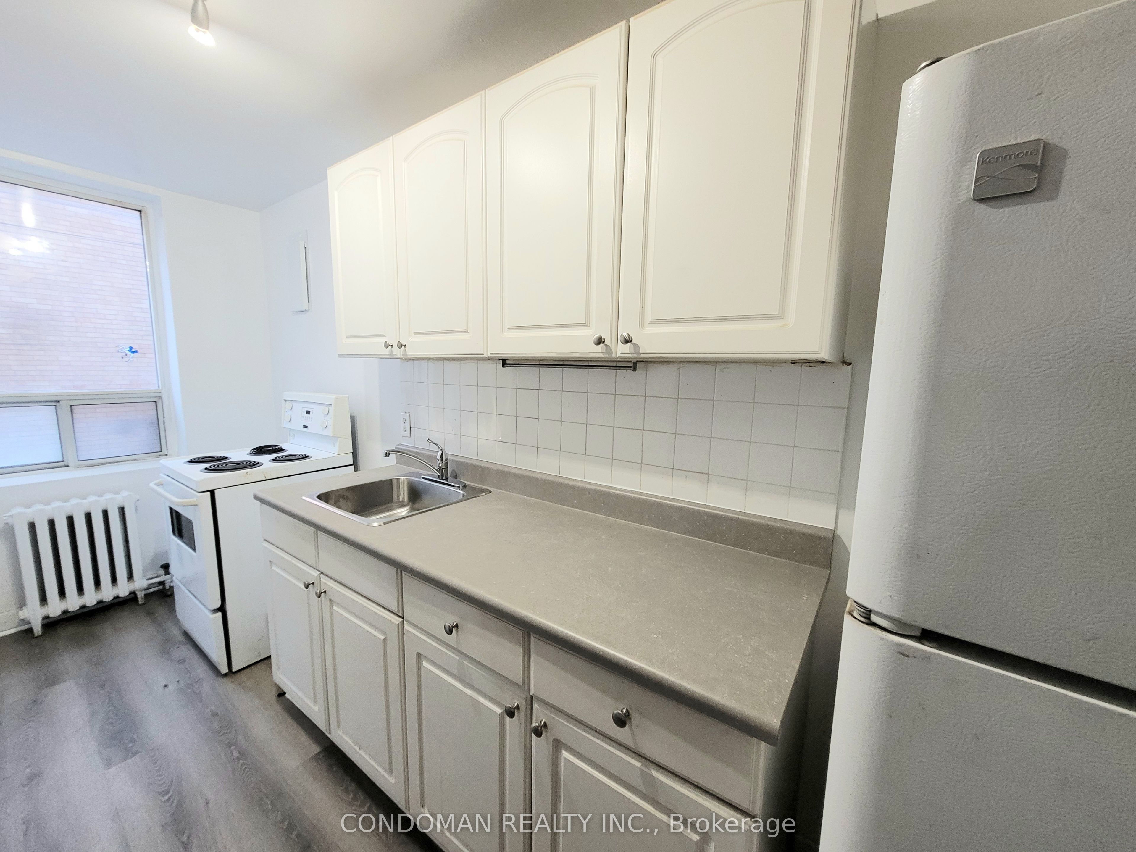 852 Broadview Avenue 105, Toronto, ON M4K 2R1 photo 3