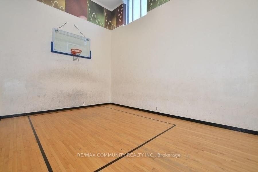 18 Mondeo Drive 541, Toronto, ON M1P 5C8 photo 3
