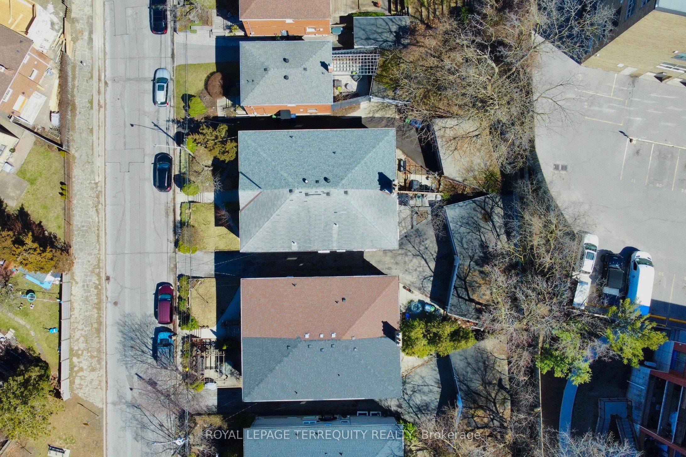 29 Love Crescent, Toronto, ON M4E 1V6 photo 2