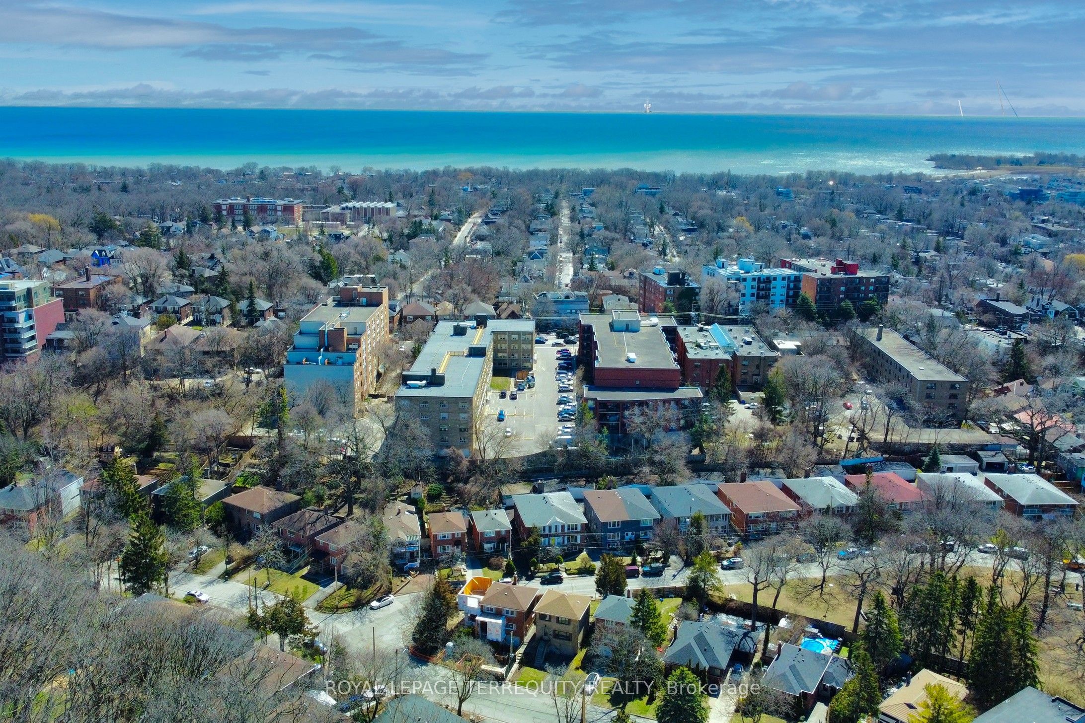 29 Love Crescent, Toronto, ON M4E 1V6 photo 4