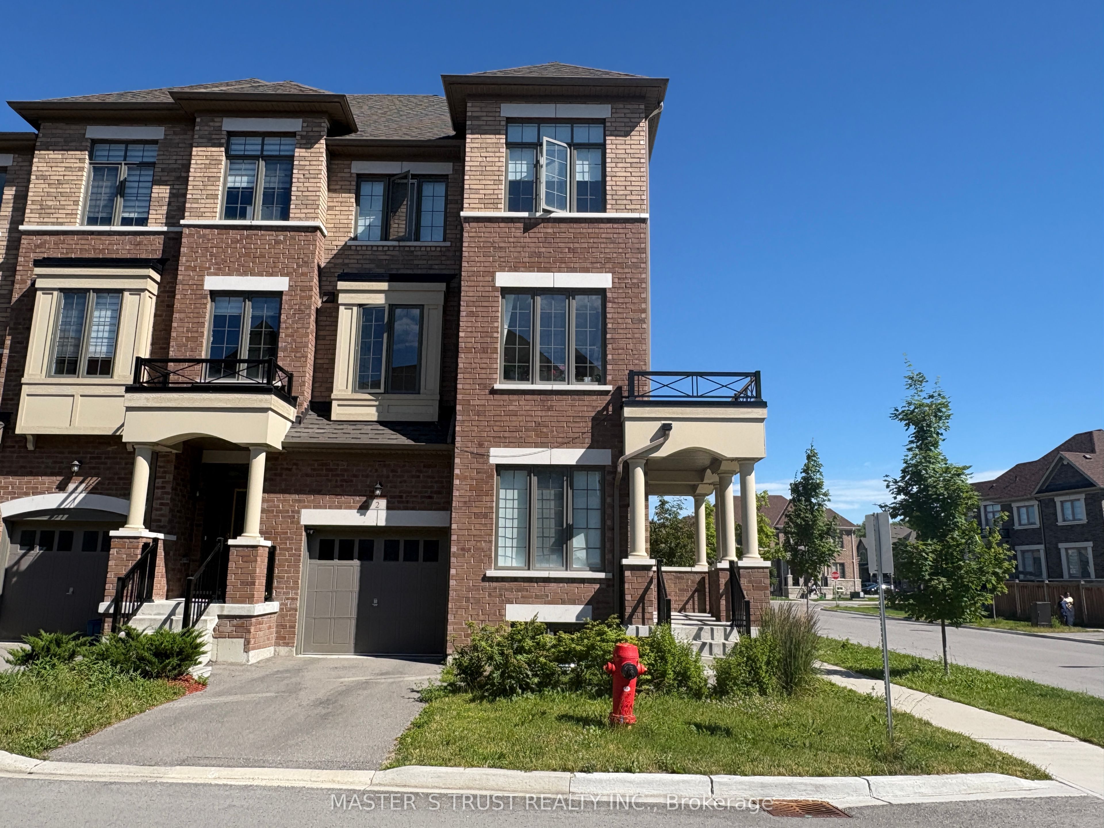 2 Hallmark Way, Whitby, ON L1P 0K2 photo 2