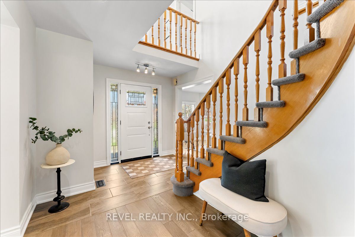 30 Linderwood Drive, Toronto, ON M1C 3P8 photo 4