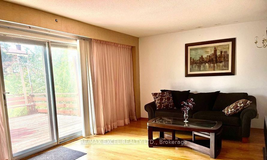 44 APPLEMORE Road W, Toronto, ON M1B 1R6 photo 2