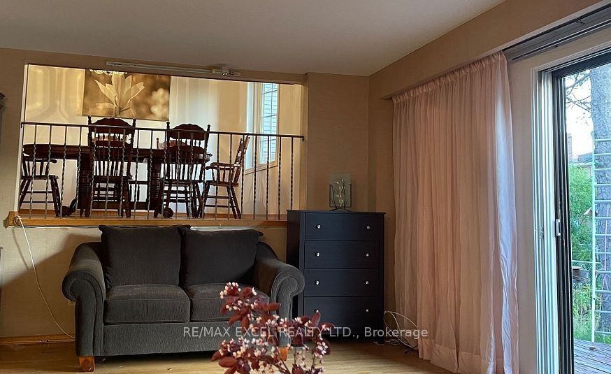 44 APPLEMORE Road W, Toronto, ON M1B 1R6 photo 3