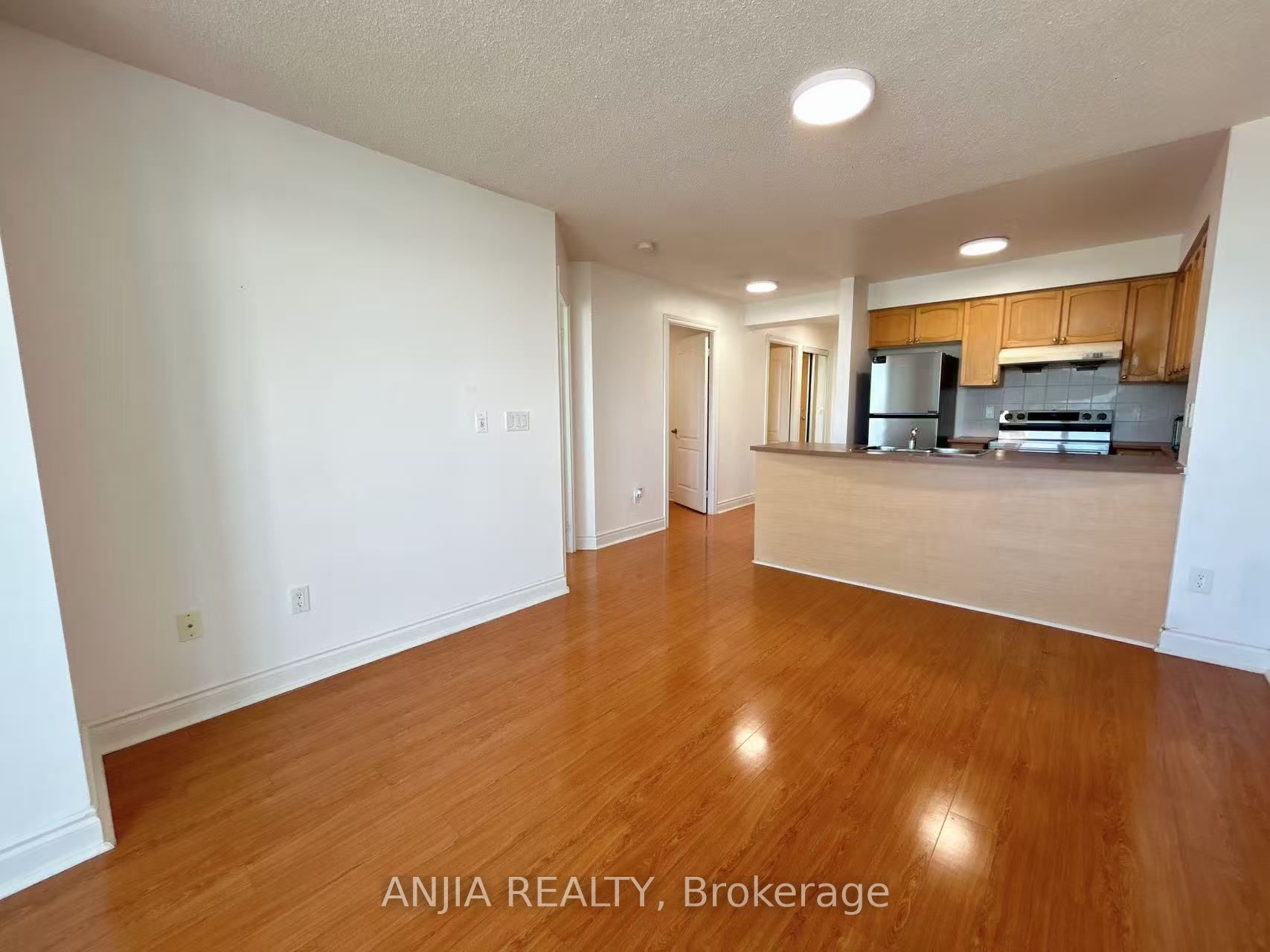 50 Brian Harrison Way 2805, Toronto, ON M1P 5J4 photo 5