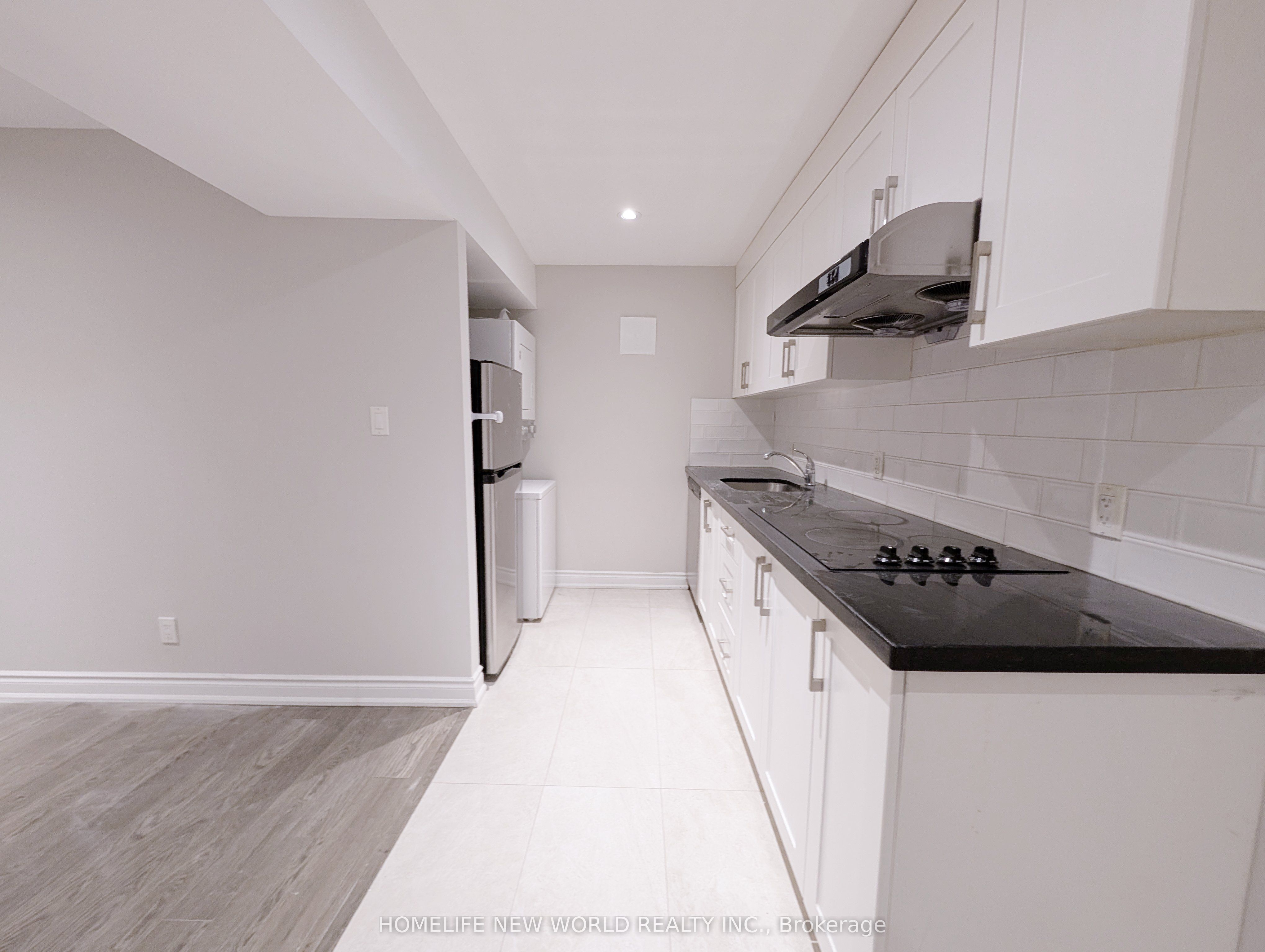 10 Dixon Avenue Lower, Toronto, ON M4L 1N3 photo 3