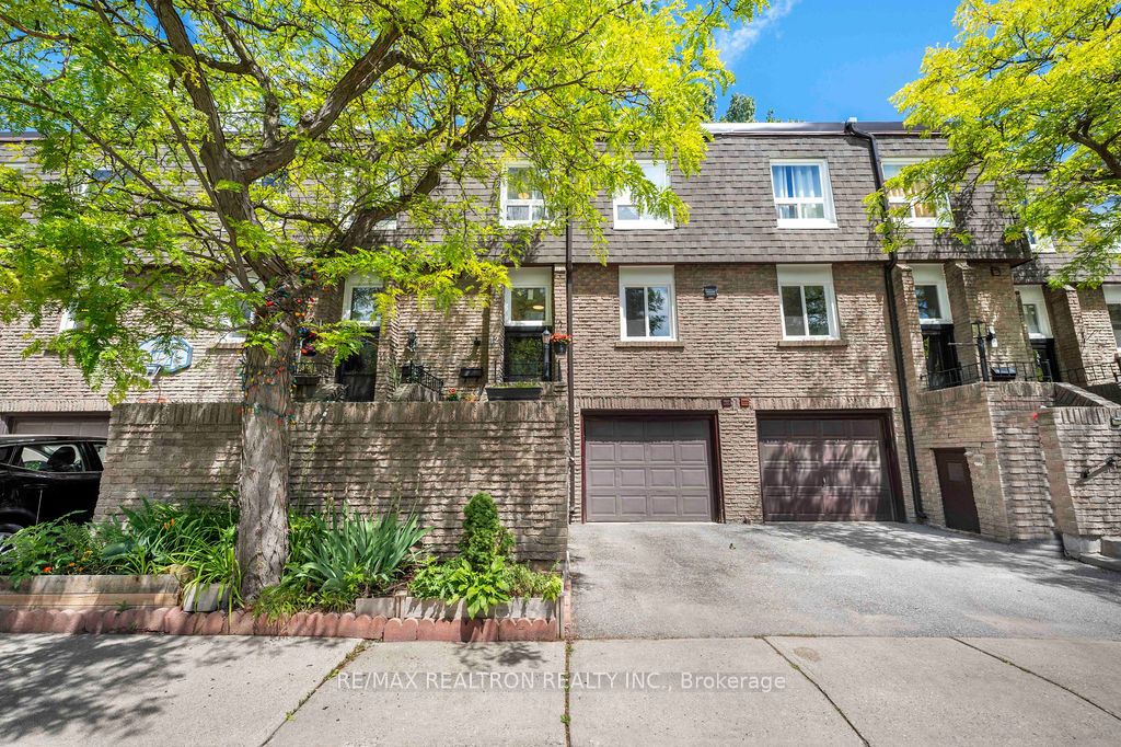 1 Davisbrook Boulevard 12, Toronto, ON M1T 2H6