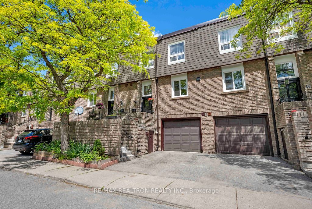 1 Davisbrook Boulevard 12, Toronto, ON M1T 2H6 photo 4