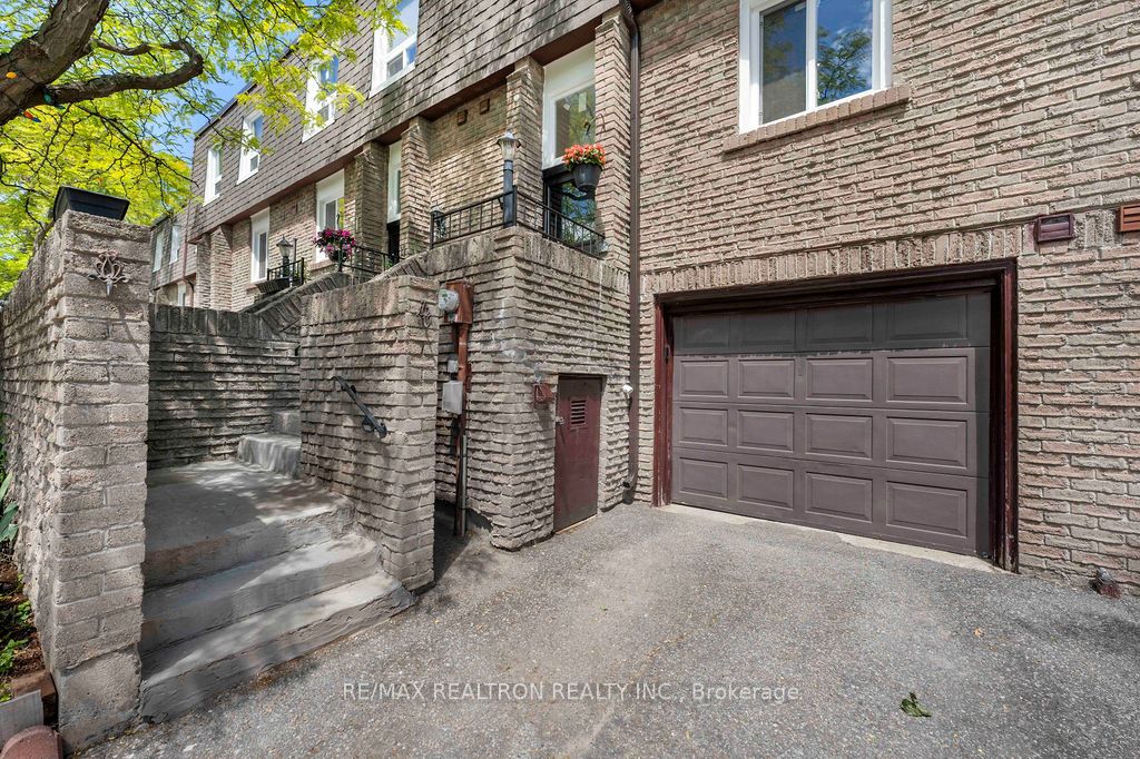 1 Davisbrook Boulevard 12, Toronto, ON M1T 2H6 photo 5