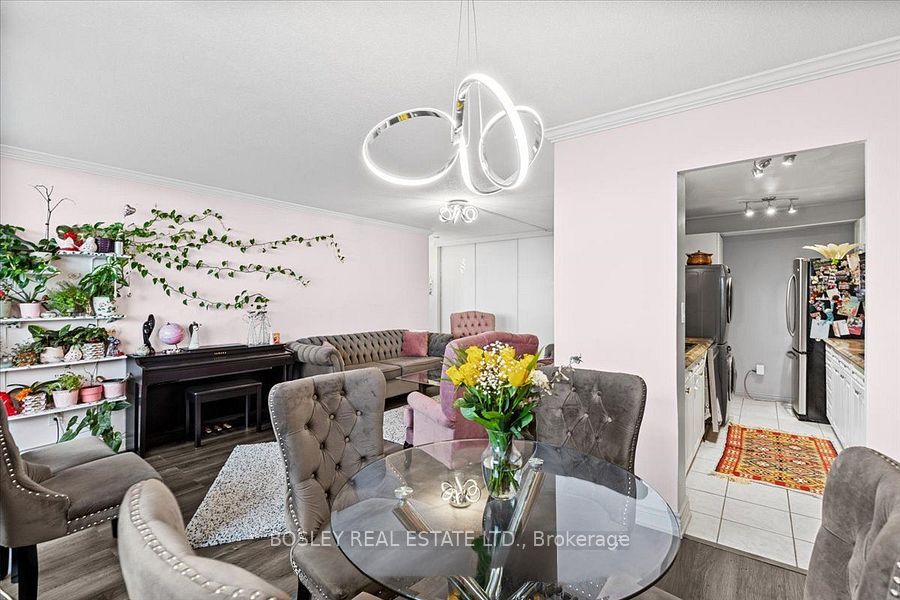 3 Massey Square 2608, Toronto, ON M4C 5L7 photo 5
