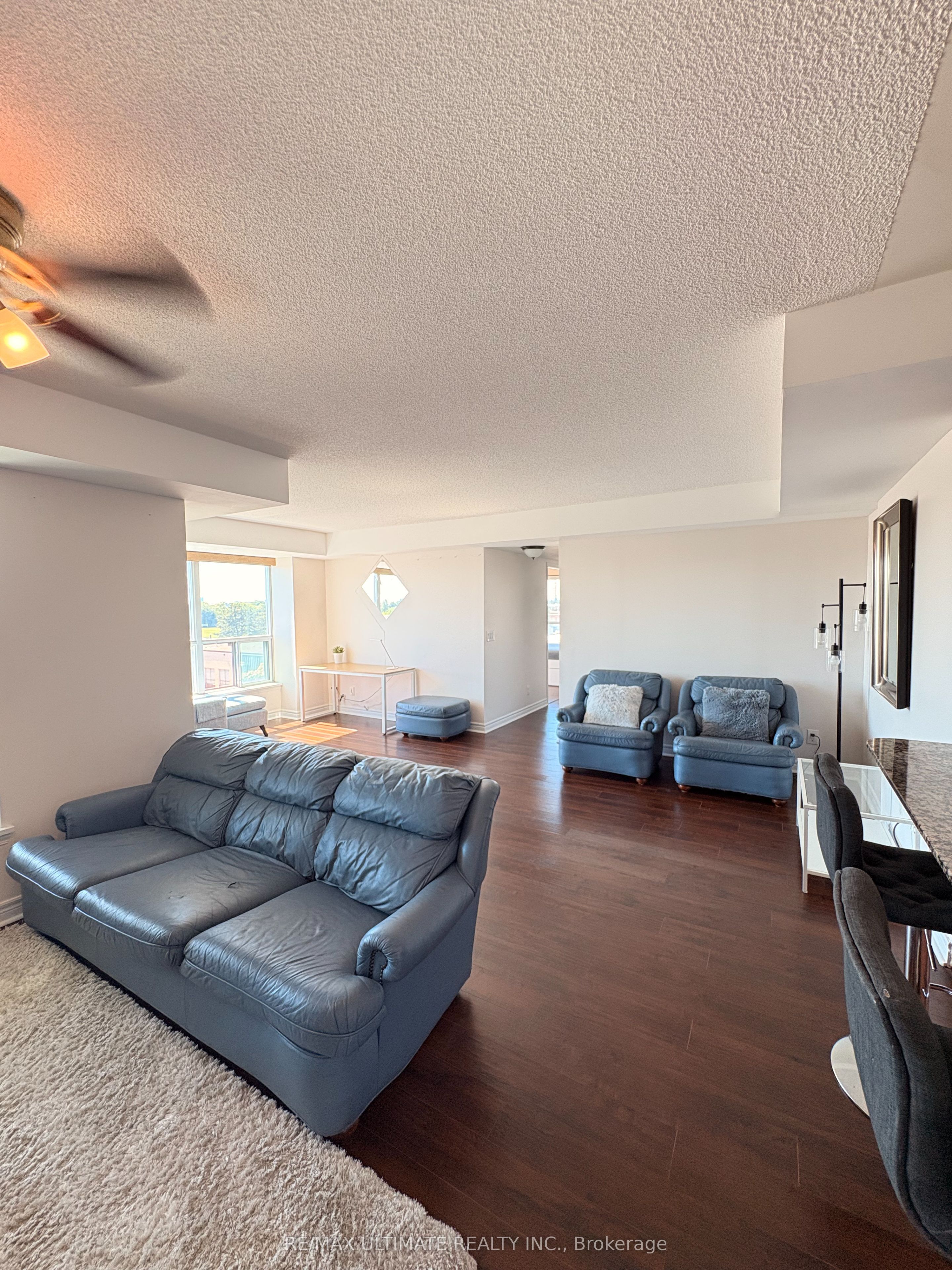 60 Fairfax Crescent 425, Toronto, ON M1L 0E1 photo 3
