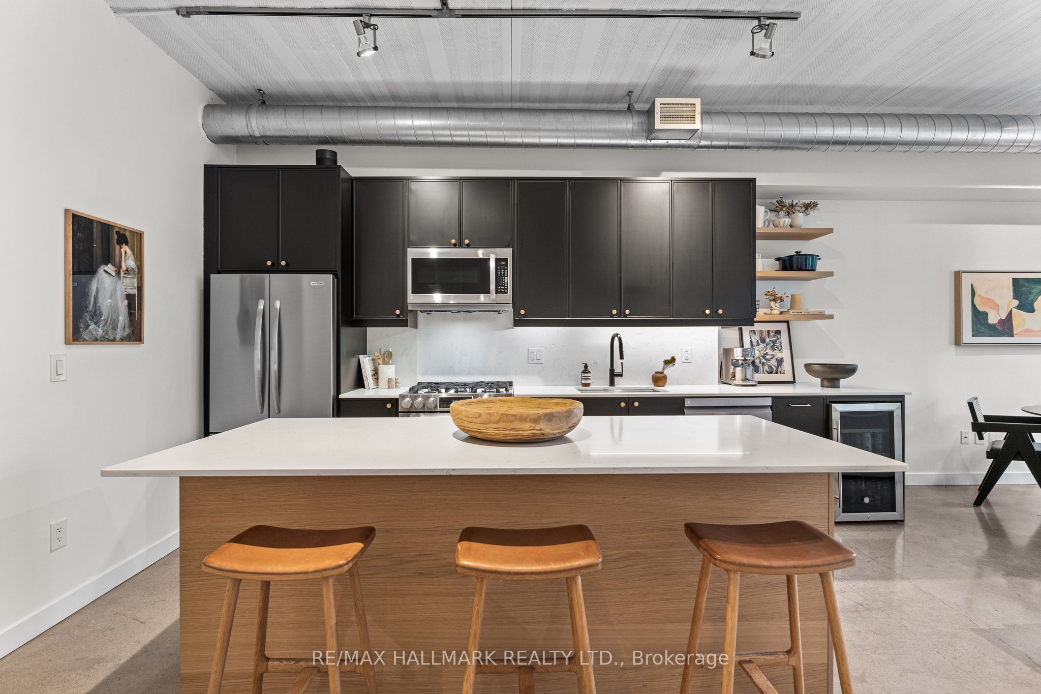 747 Queen Street E 202, Toronto, ON M4M 1H3 photo 2
