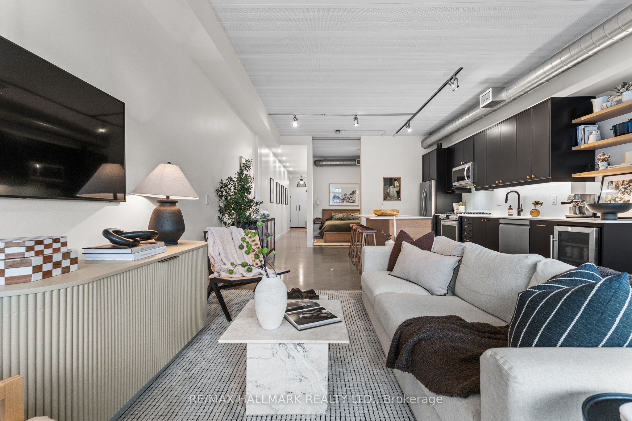 747 Queen Street E 202, Toronto, ON M4M 1H3 photo 5