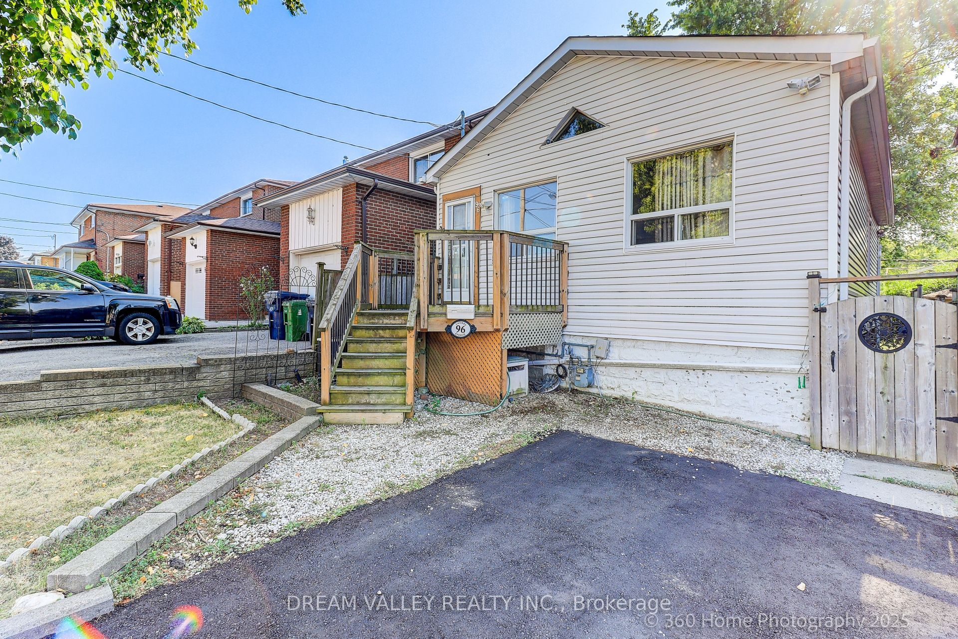 96 Laurel Avenue, Toronto, ON M1K 3J9 photo 2