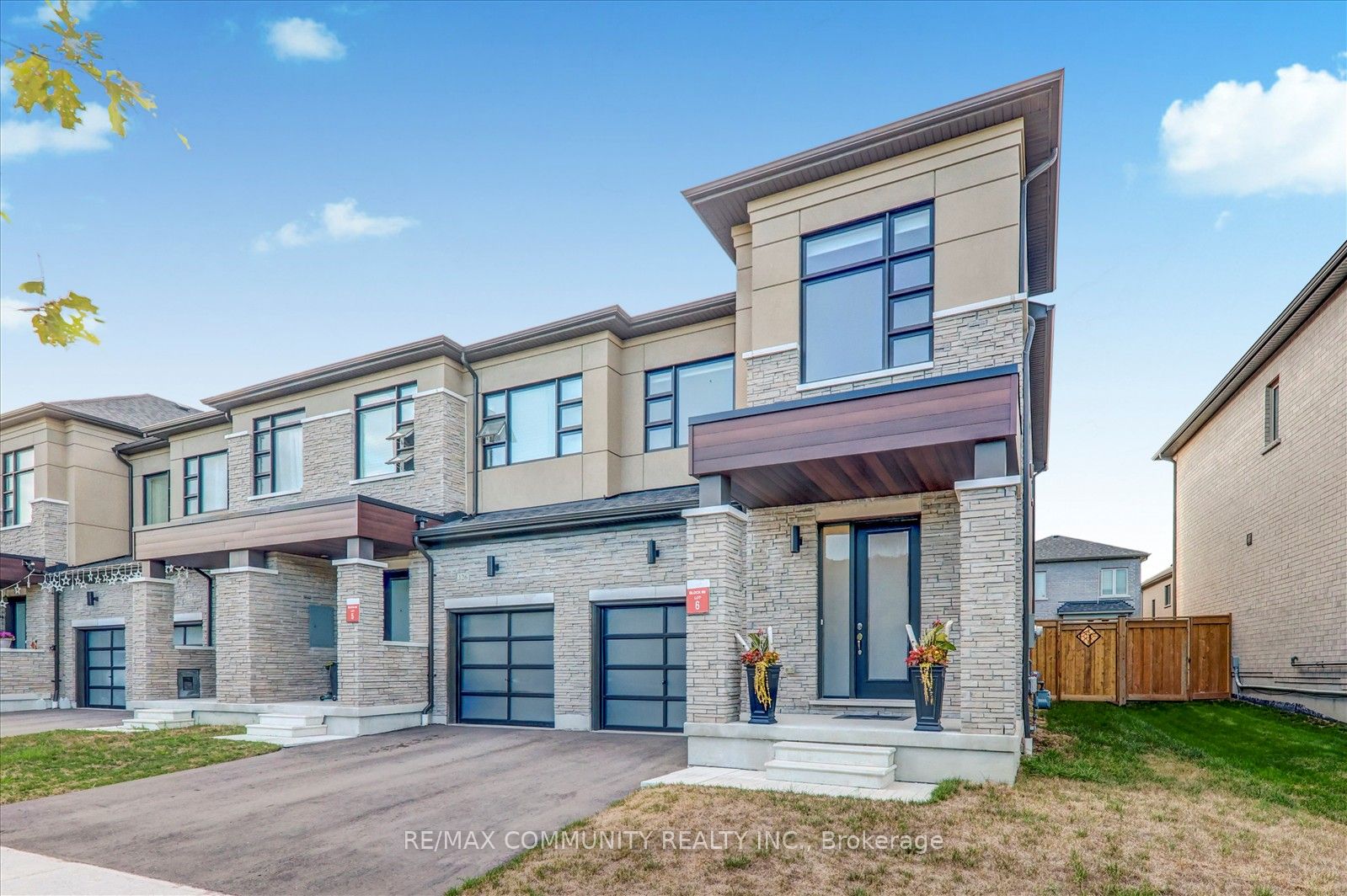 124 Ogston Crescent, Whitby, ON L1P 0H3 photo 2