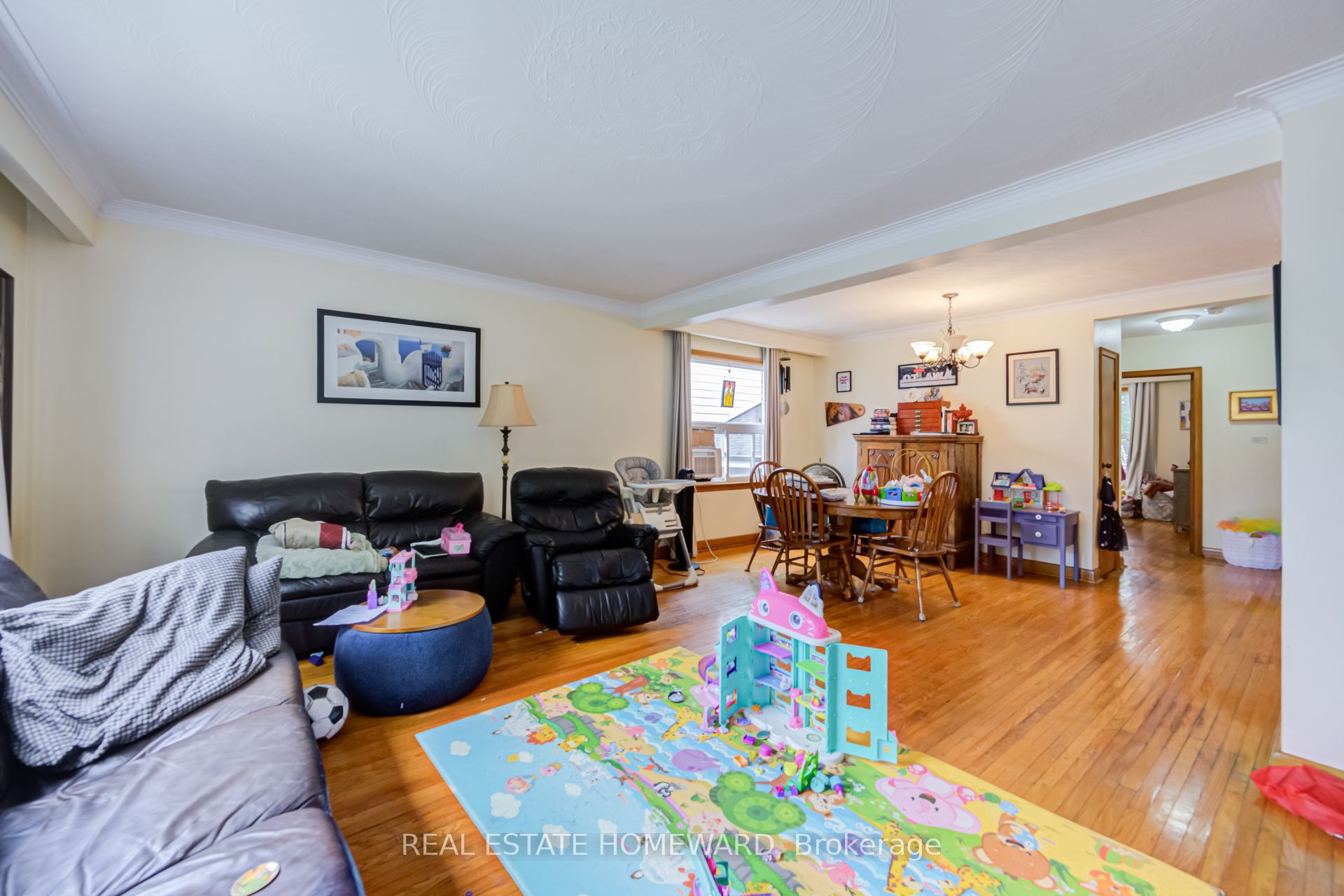 170 Wheeler Avenue, Toronto, ON M4L 3V4 photo 3