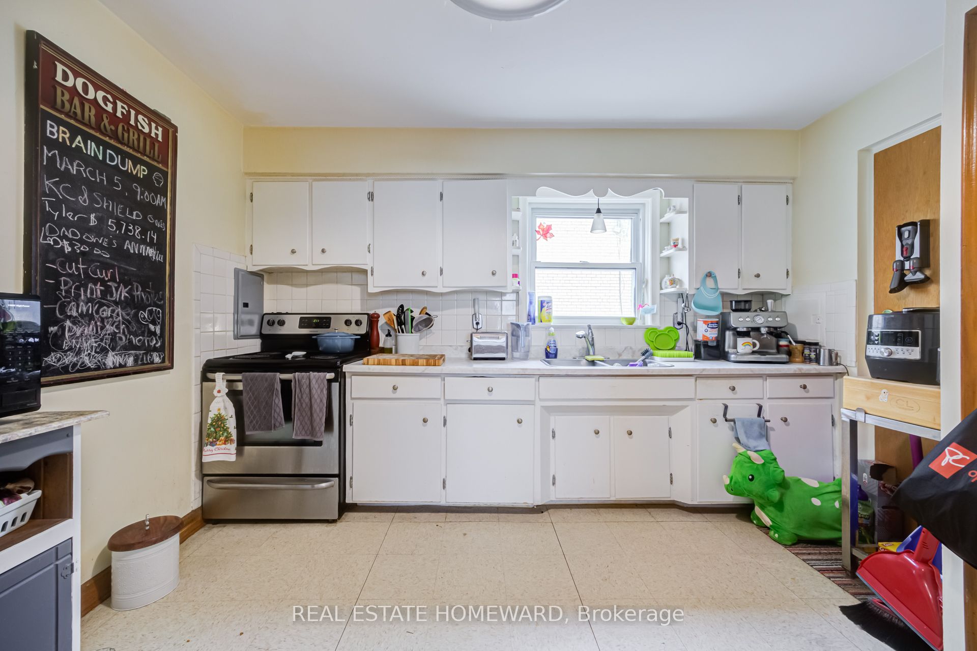 170 Wheeler Avenue, Toronto, ON M4L 3V4 photo 4
