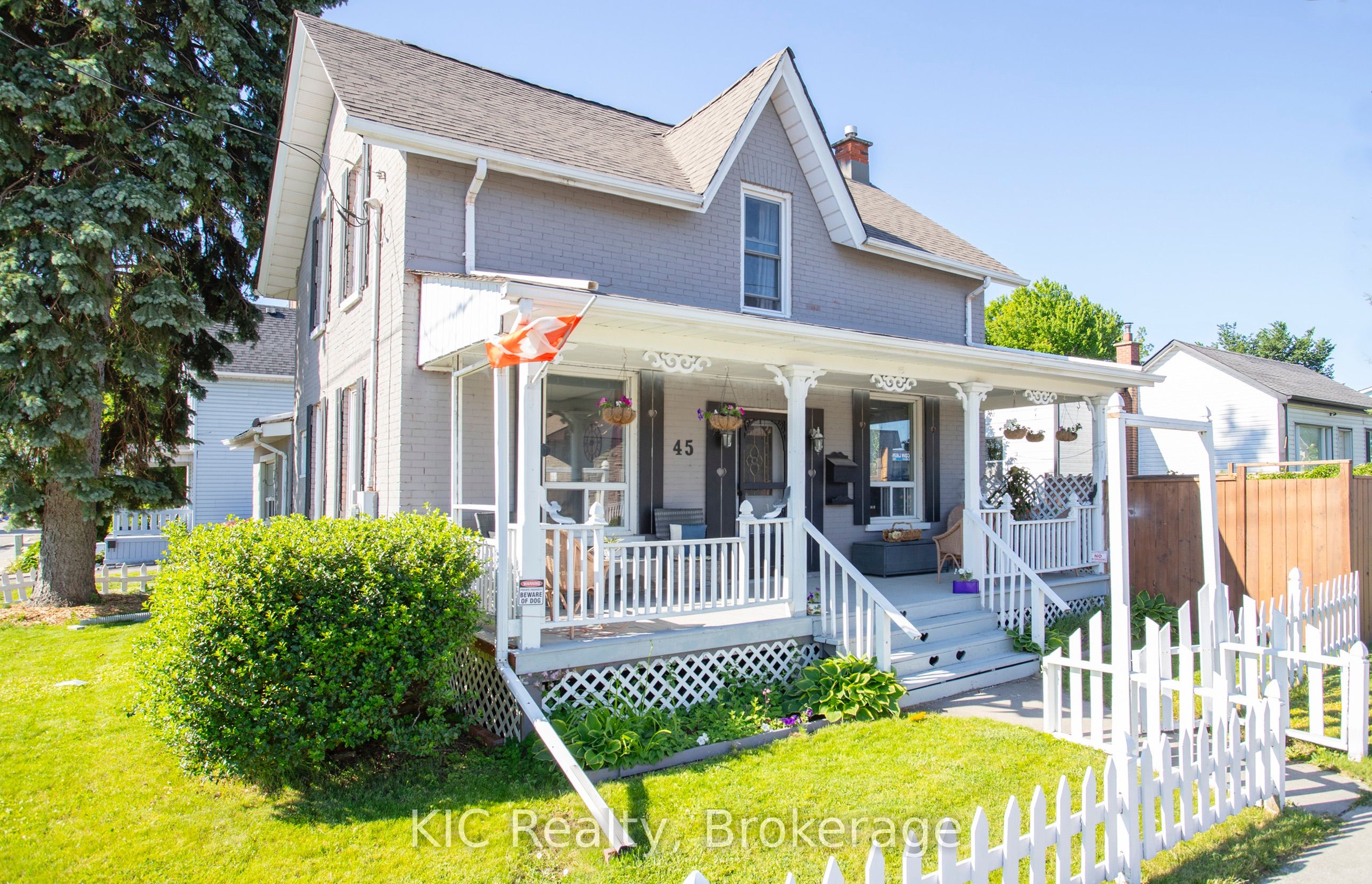 45 Albany Street, Oshawa, ON L1H 2Y9
