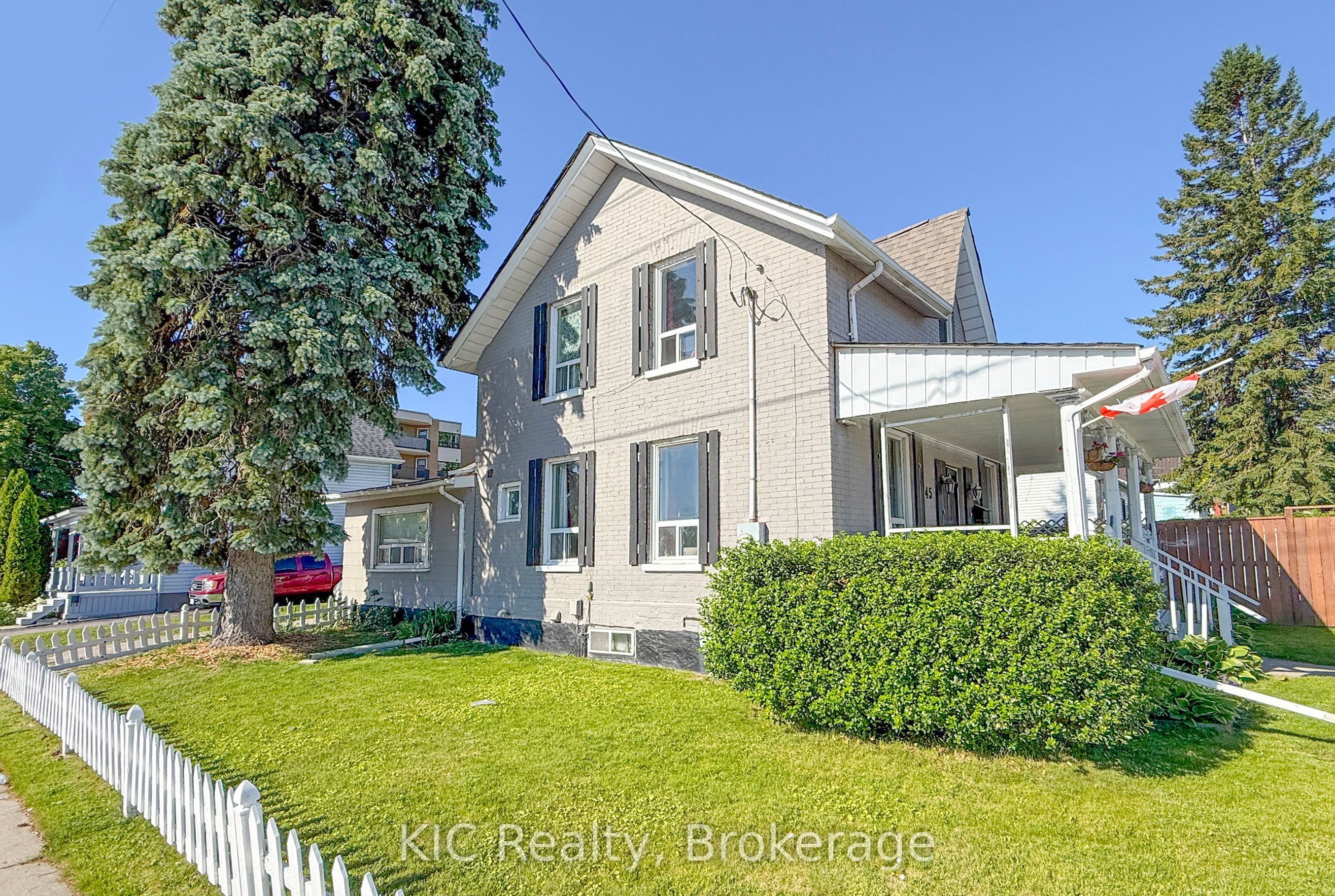 45 Albany Street, Oshawa, ON L1H 2Y9 photo 3