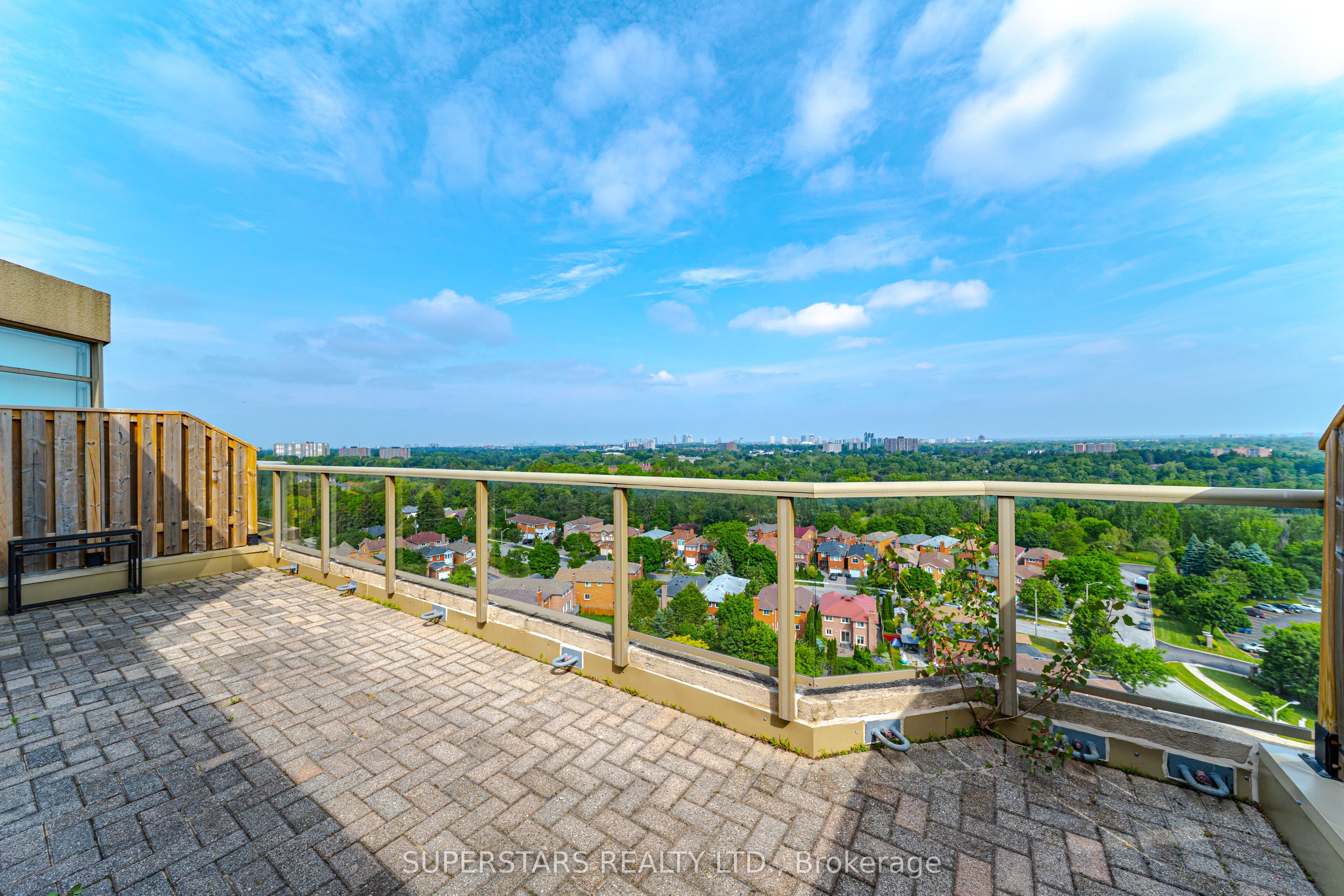 20 Guildwood Parkway PH14, Toronto, ON M1E 5B6 photo 2