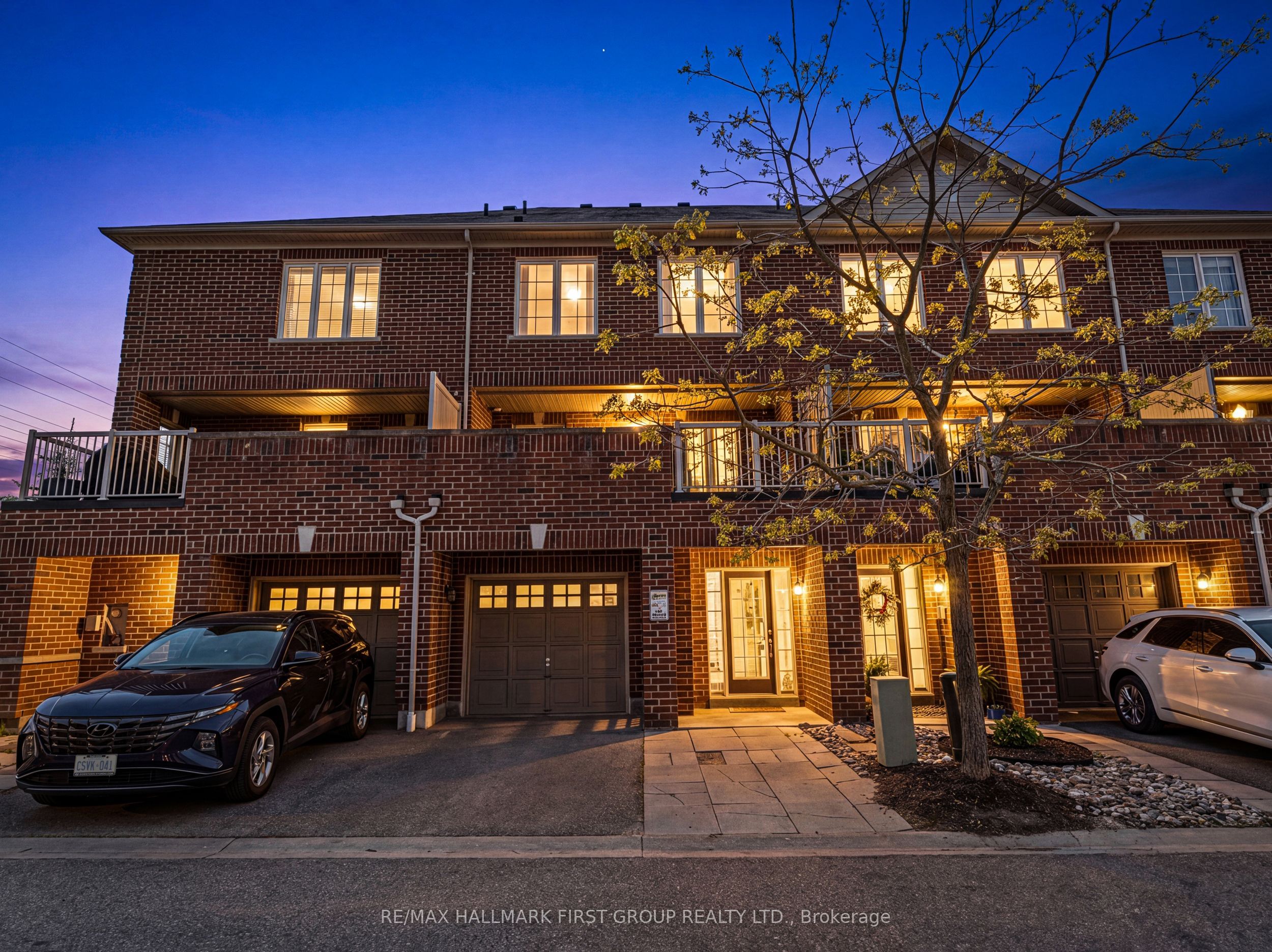 17 Edison Way, Whitby, ON L1R 0J9
