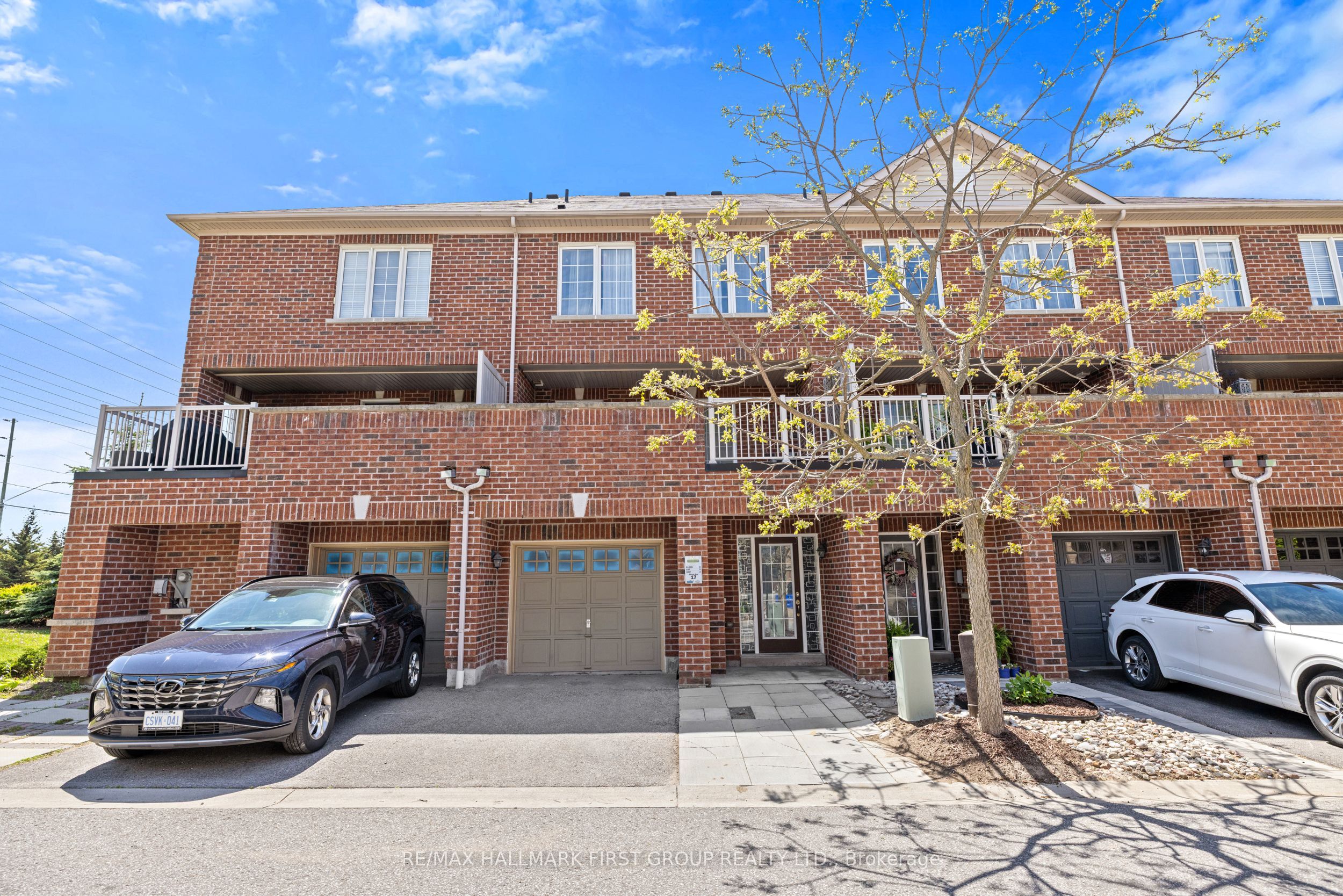 17 Edison Way, Whitby, ON L1R 0J9 photo 2