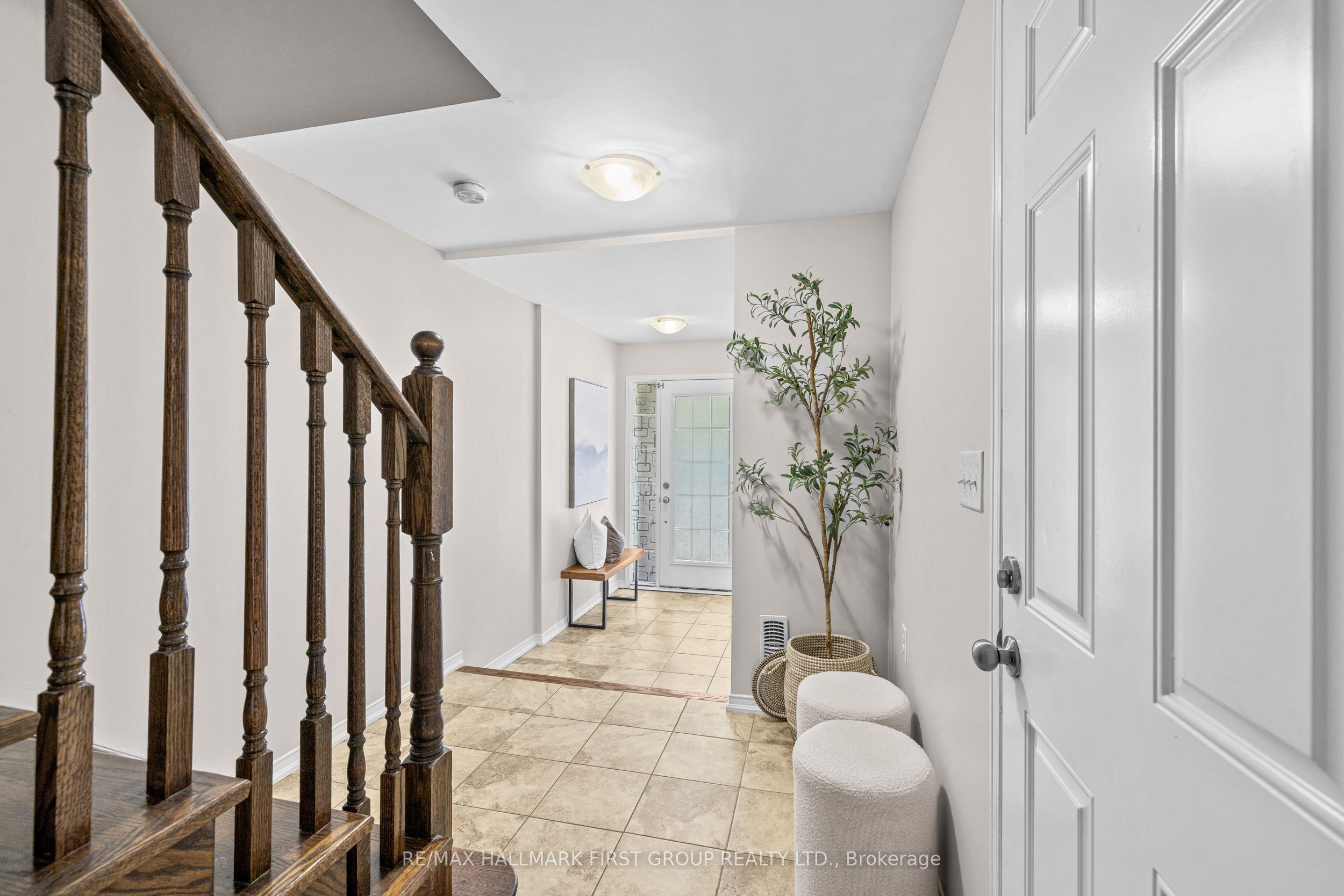 17 Edison Way, Whitby, ON L1R 0J9 photo 4