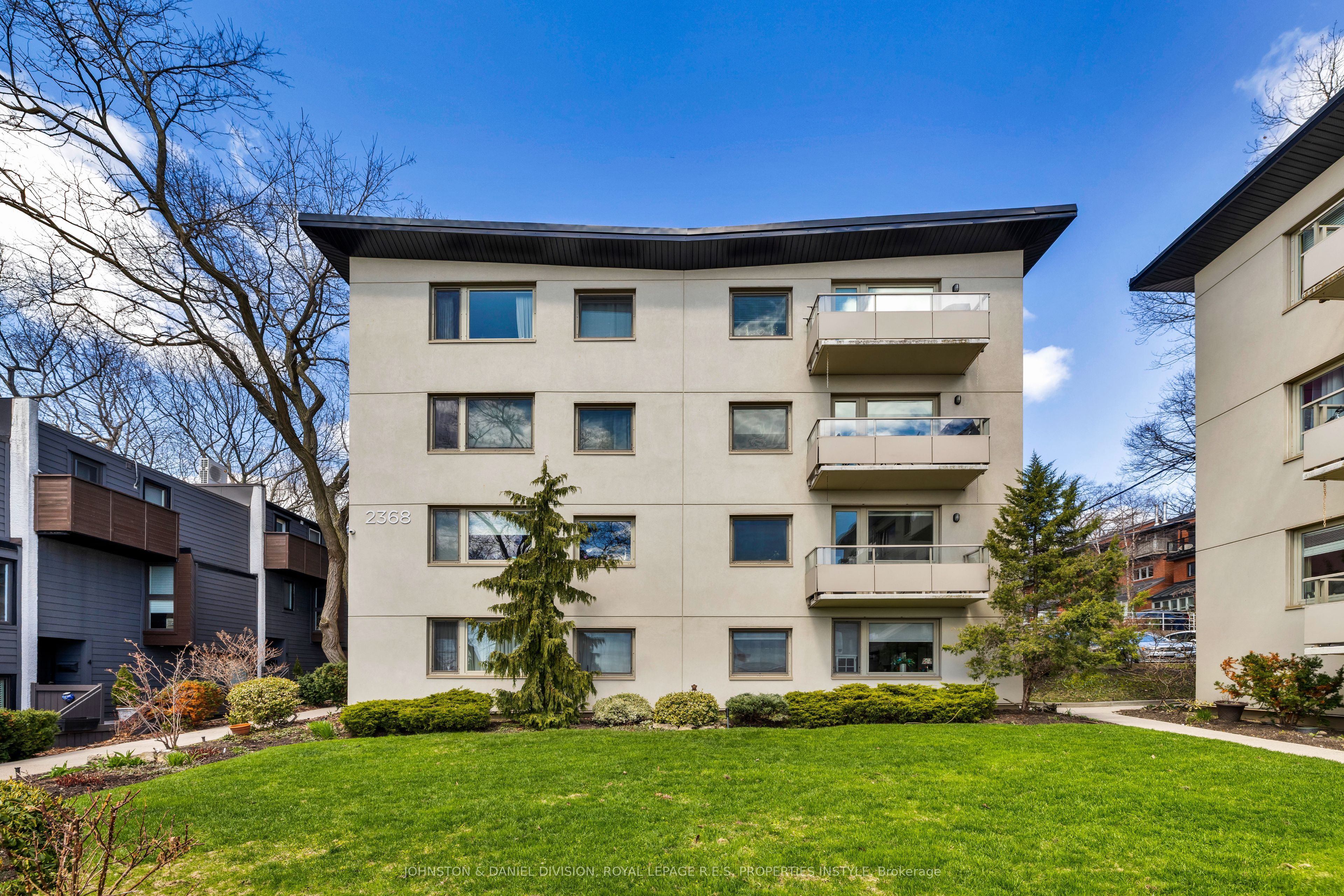 2368 Queen Street E 8, Toronto, ON M4E 1H4 photo 3