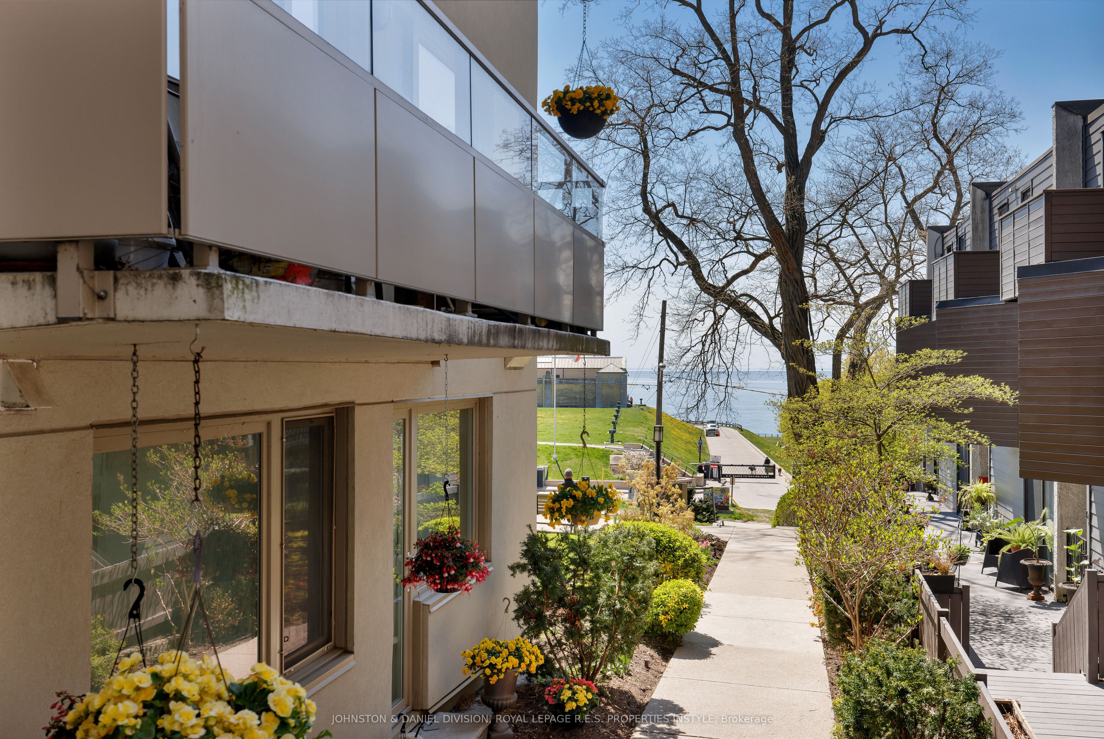 2368 Queen Street E 8, Toronto, ON M4E 1H4 photo 5