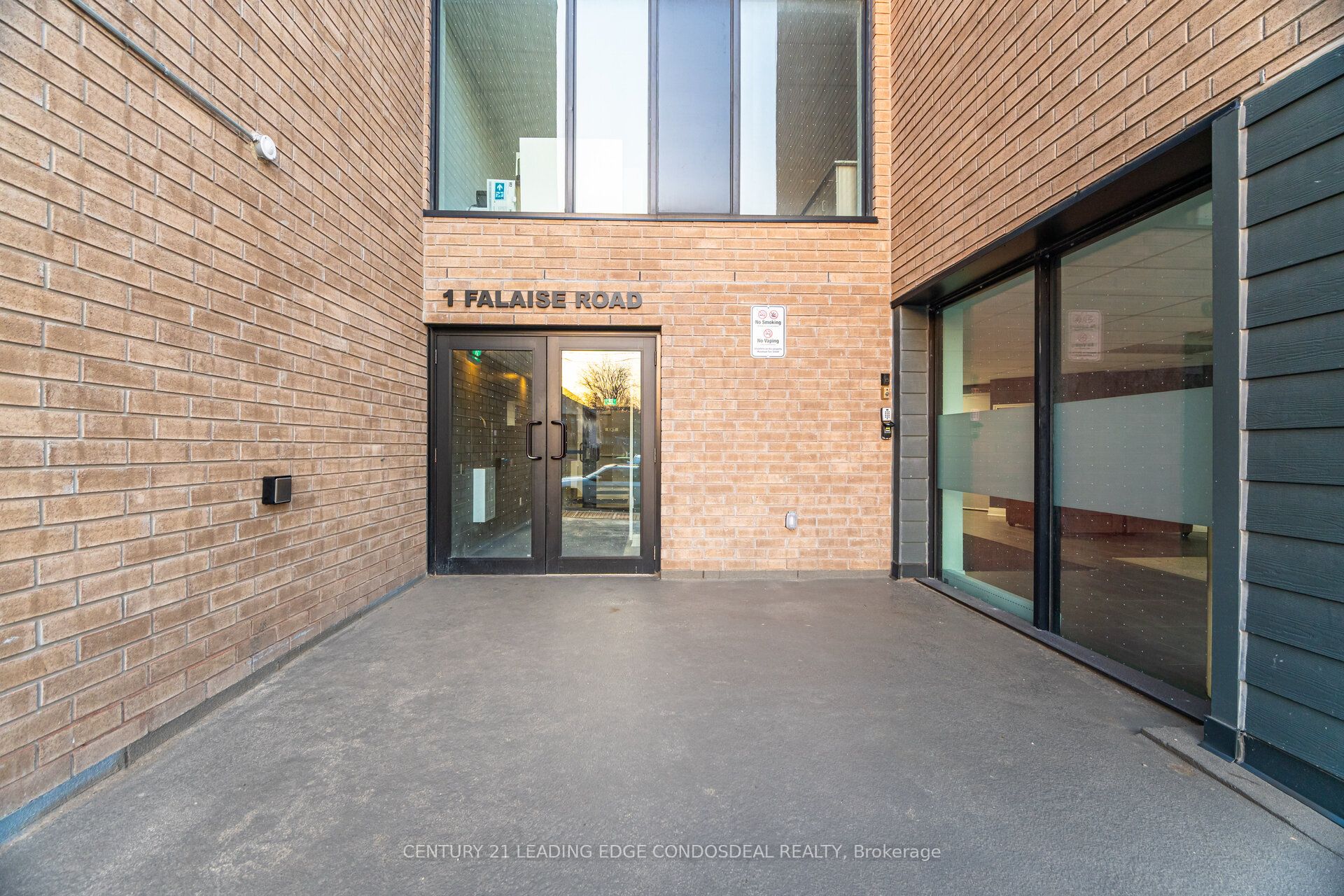 1 Falaise Road 424, Toronto, ON M1E 0B9 photo 3